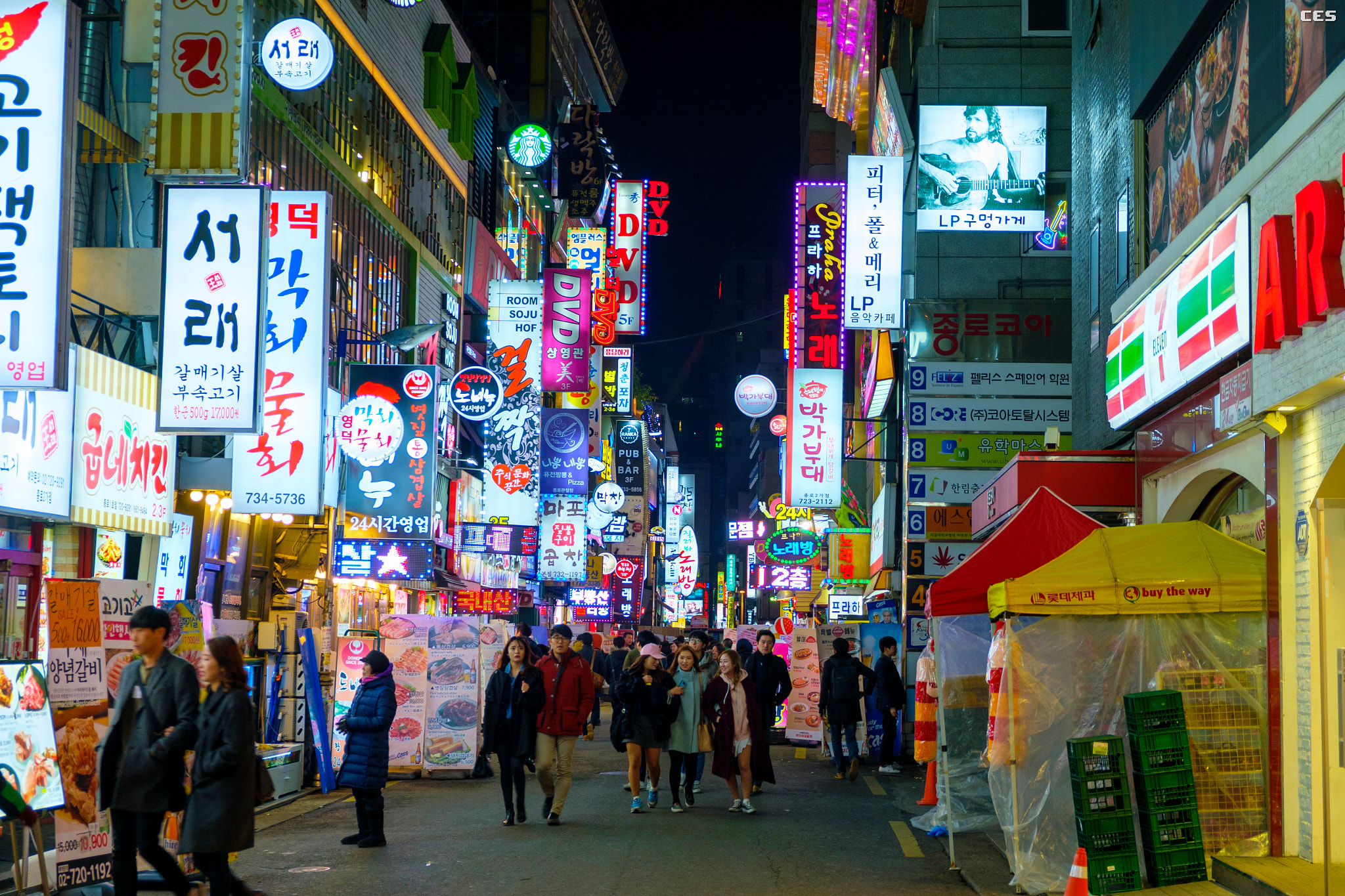 Fujifilm X-A2 + Fujifilm XF 18-55mm F2.8-4 R LM OIS sample photo. Night of jongno photography