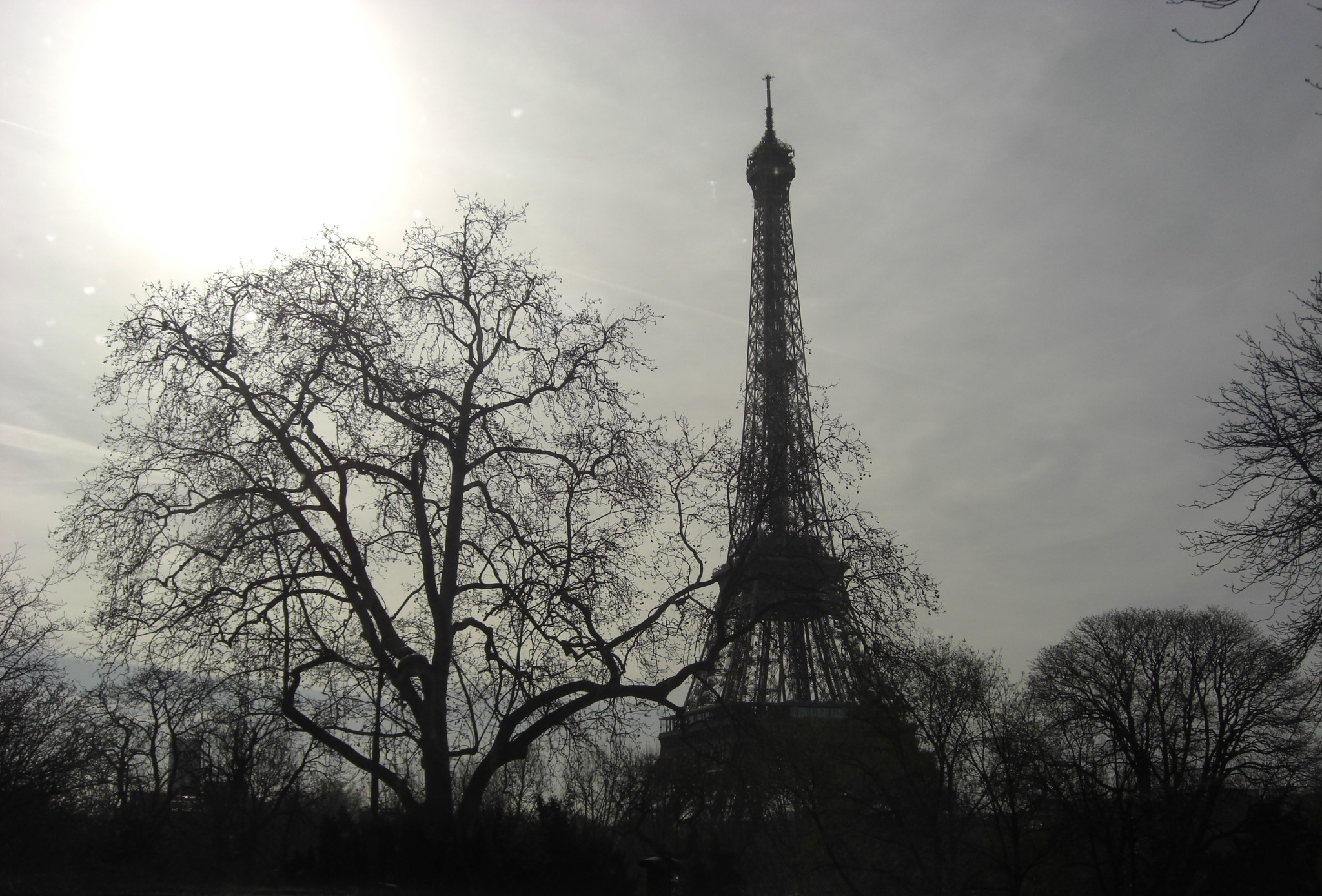 CASIO EX-Z1050 sample photo. Paris eve photography
