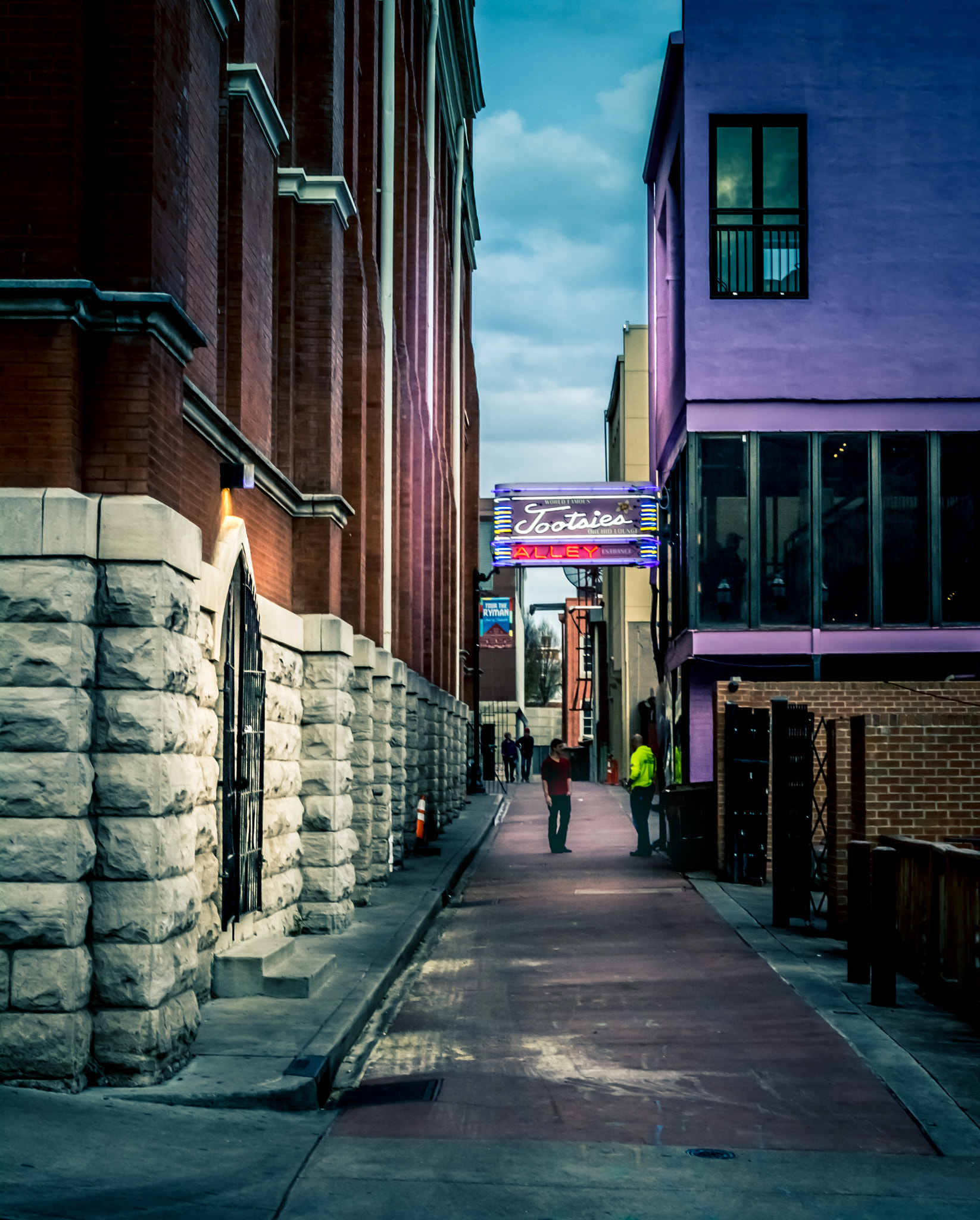 AF Zoom-Nikkor 28-80mm f/3.3-5.6G sample photo. Tootsies alley photography