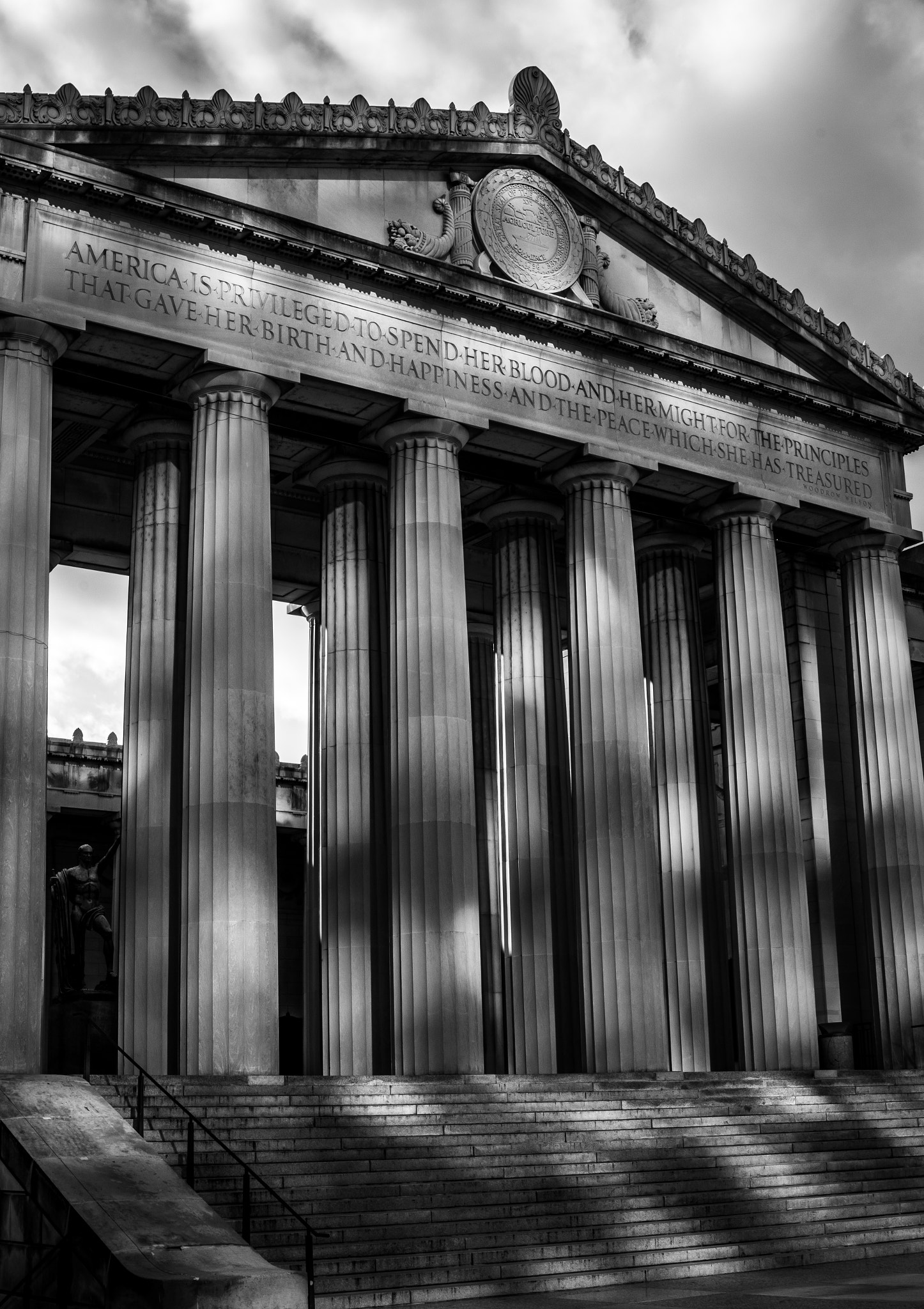 AF Zoom-Nikkor 28-80mm f/3.3-5.6G sample photo. War memorial plaza photography