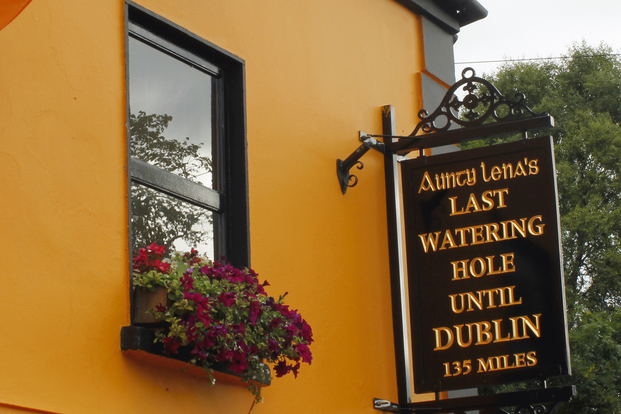 Canon EF-S 18-55mm F3.5-5.6 IS sample photo. Last stop til dublin photography