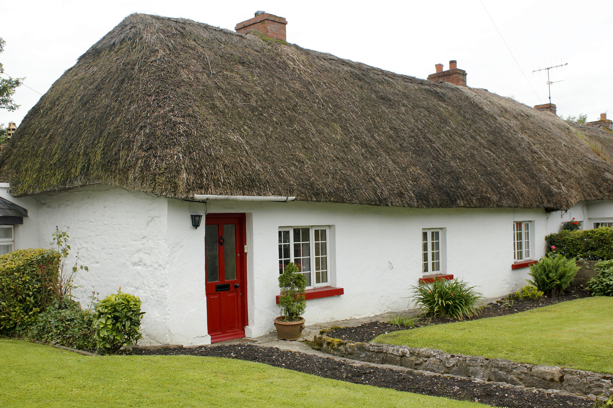 Canon EF-S 18-55mm F3.5-5.6 IS sample photo. Adare cottage photography