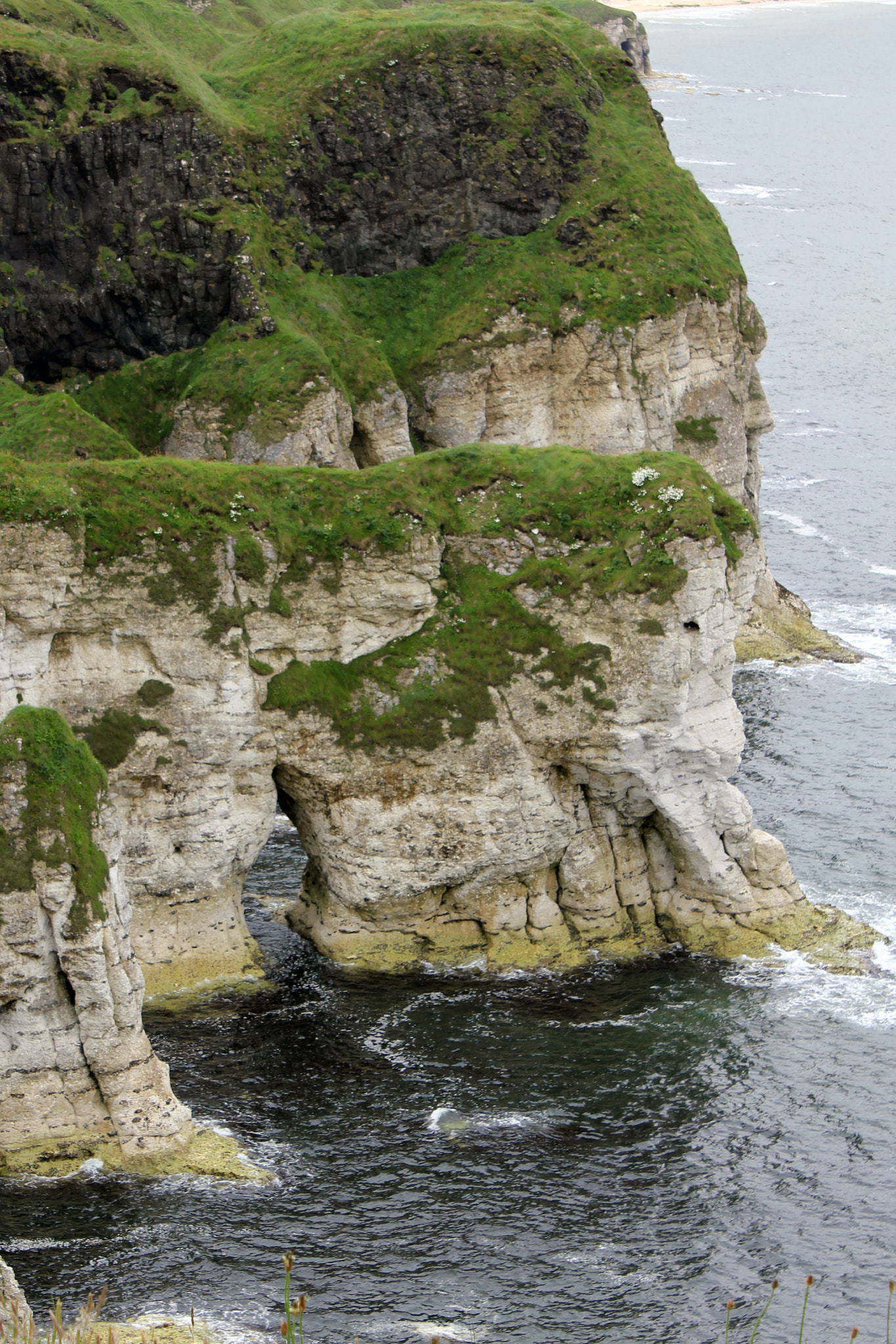 Canon EF-S 18-55mm F3.5-5.6 IS sample photo. Jaged cliffs of ireland photography