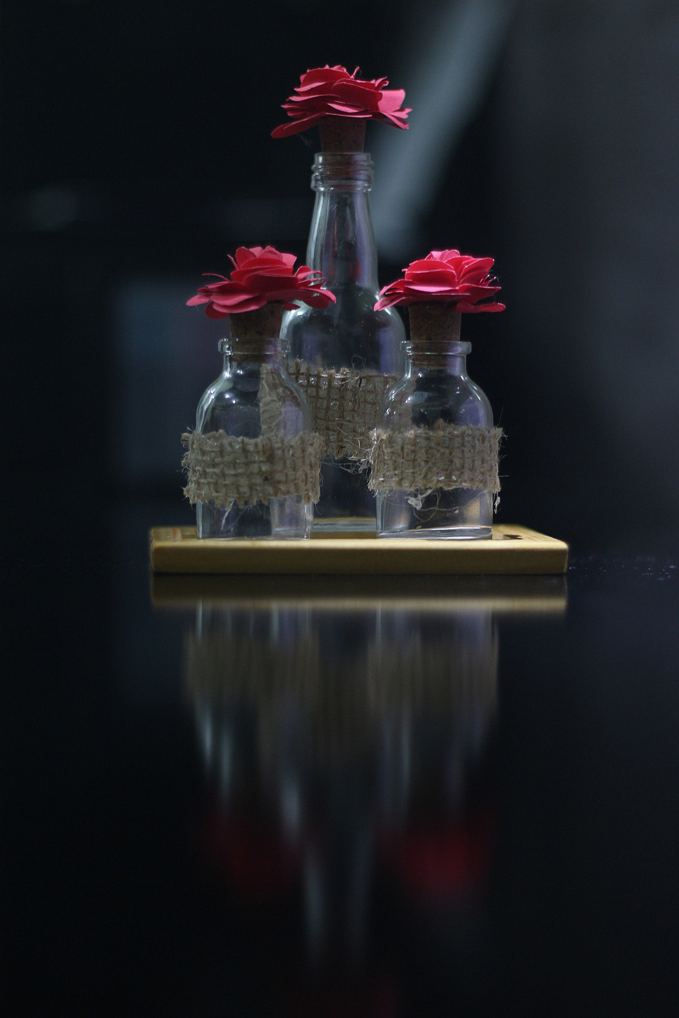 Canon EOS M + Canon EF 50mm F1.8 II sample photo. Flores em vidros photography