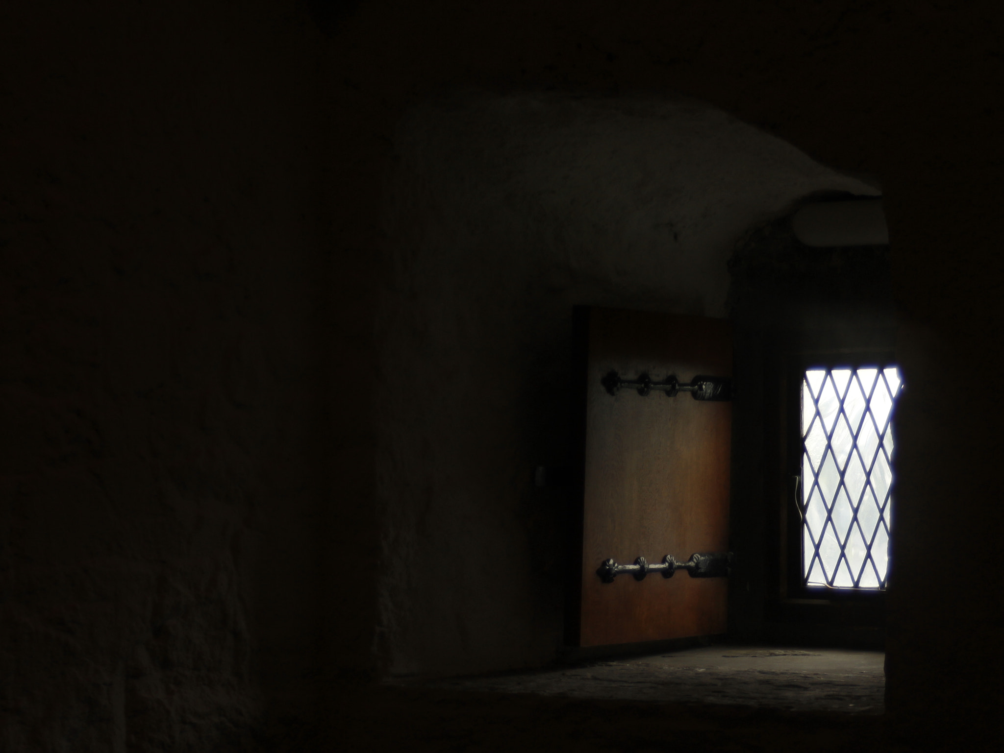 Canon EOS 550D (EOS Rebel T2i / EOS Kiss X4) sample photo. Rock window photography