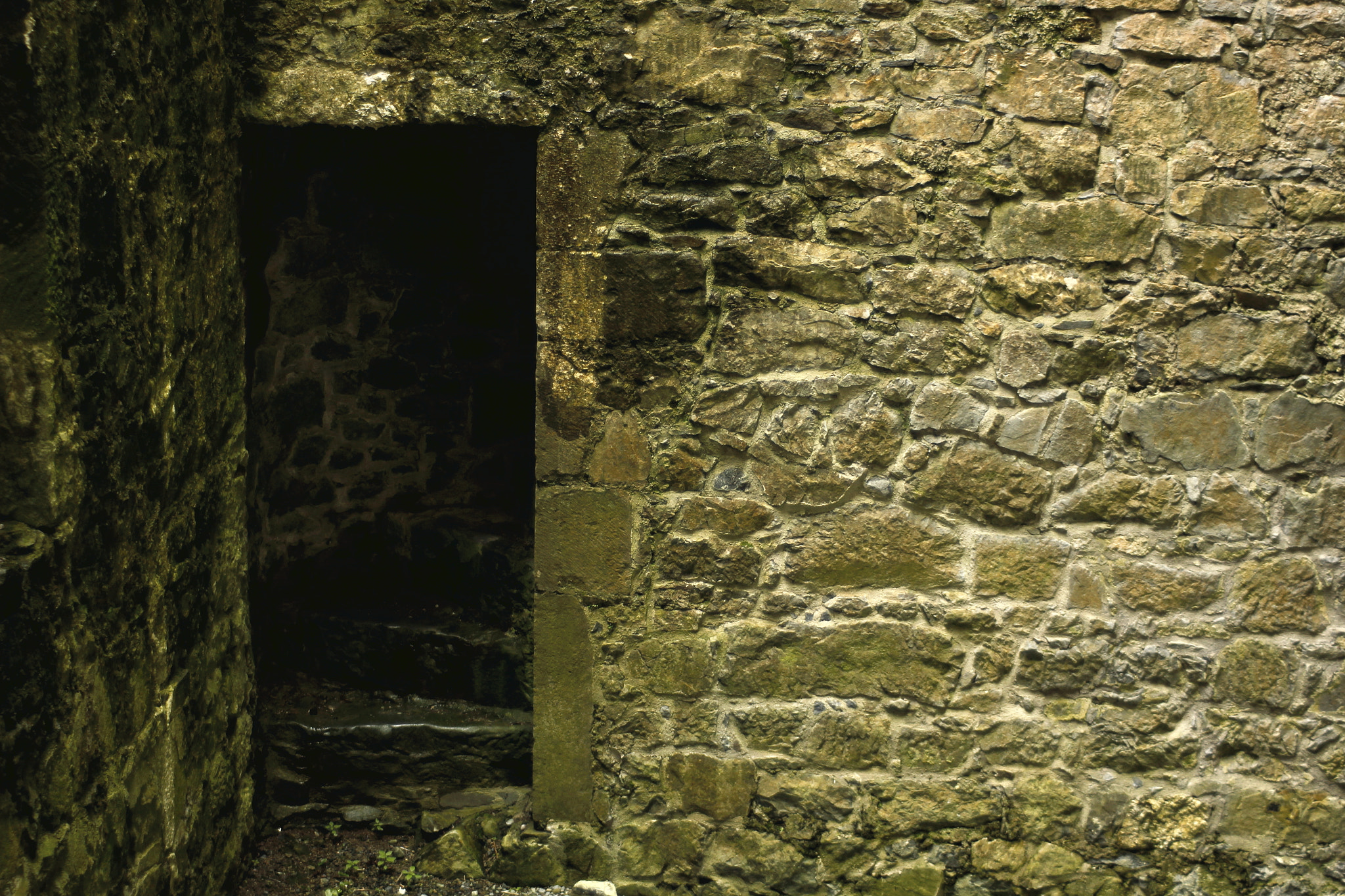 Canon EOS 550D (EOS Rebel T2i / EOS Kiss X4) sample photo. Rocks little stairway photography