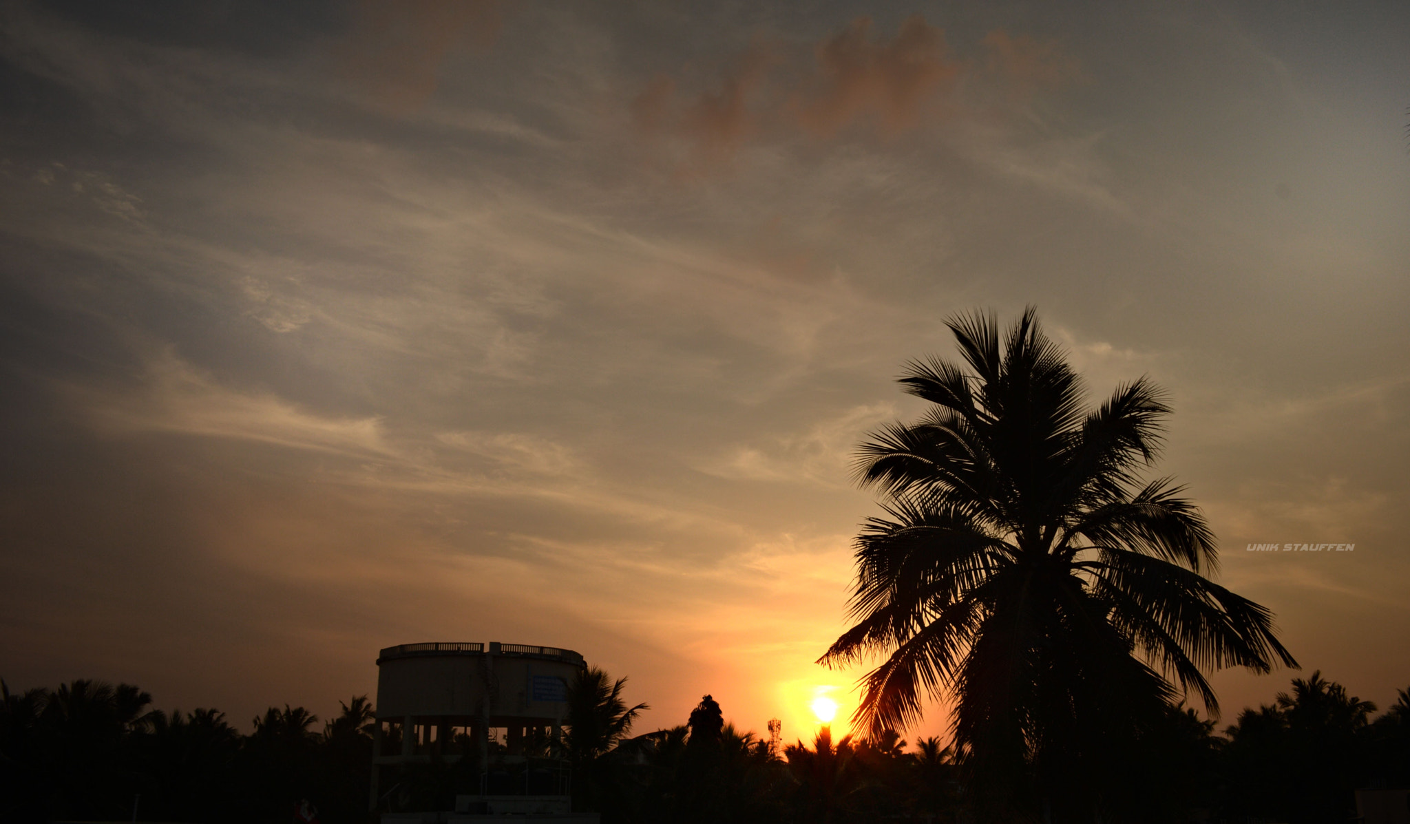 Nikon AF-S Nikkor 18-35mm F3.5-4.5G ED sample photo. Sunset photography