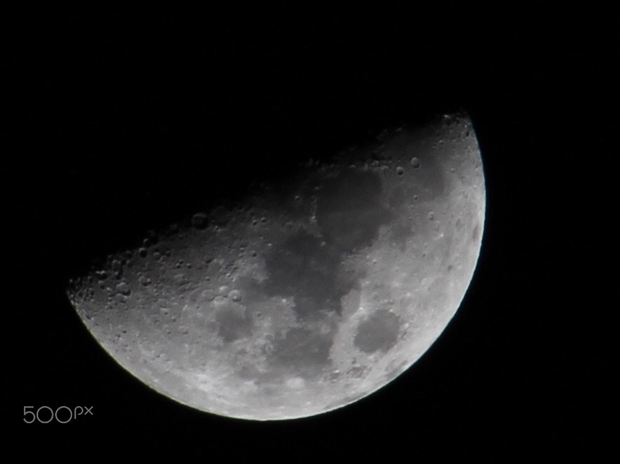 Canon EF75-300mm f/4-5.6 sample photo. March moon photography