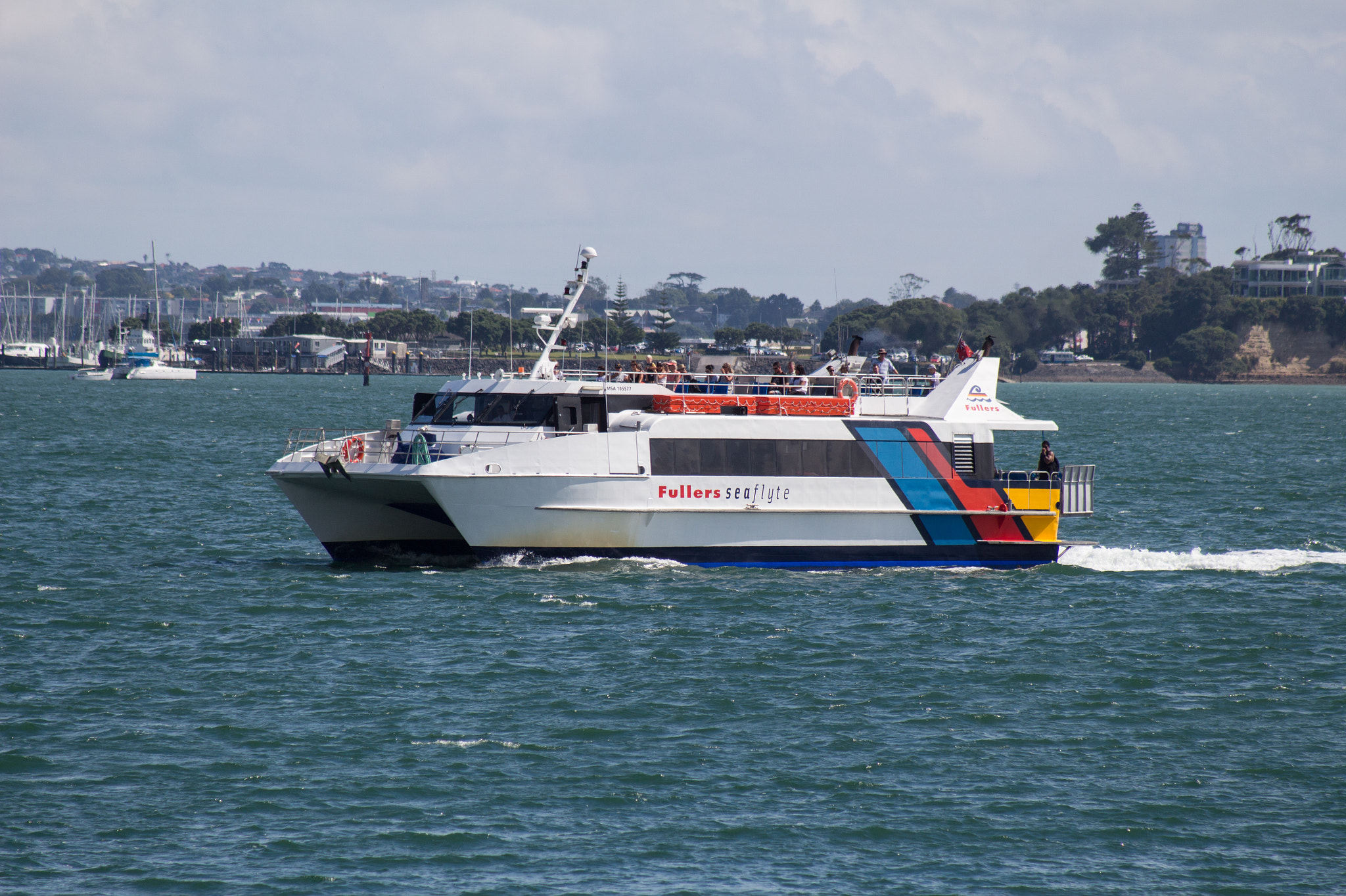 Canon EF 80-200mm F4.5-5.6 II sample photo. Fullers auckland ferry seaflyte photography
