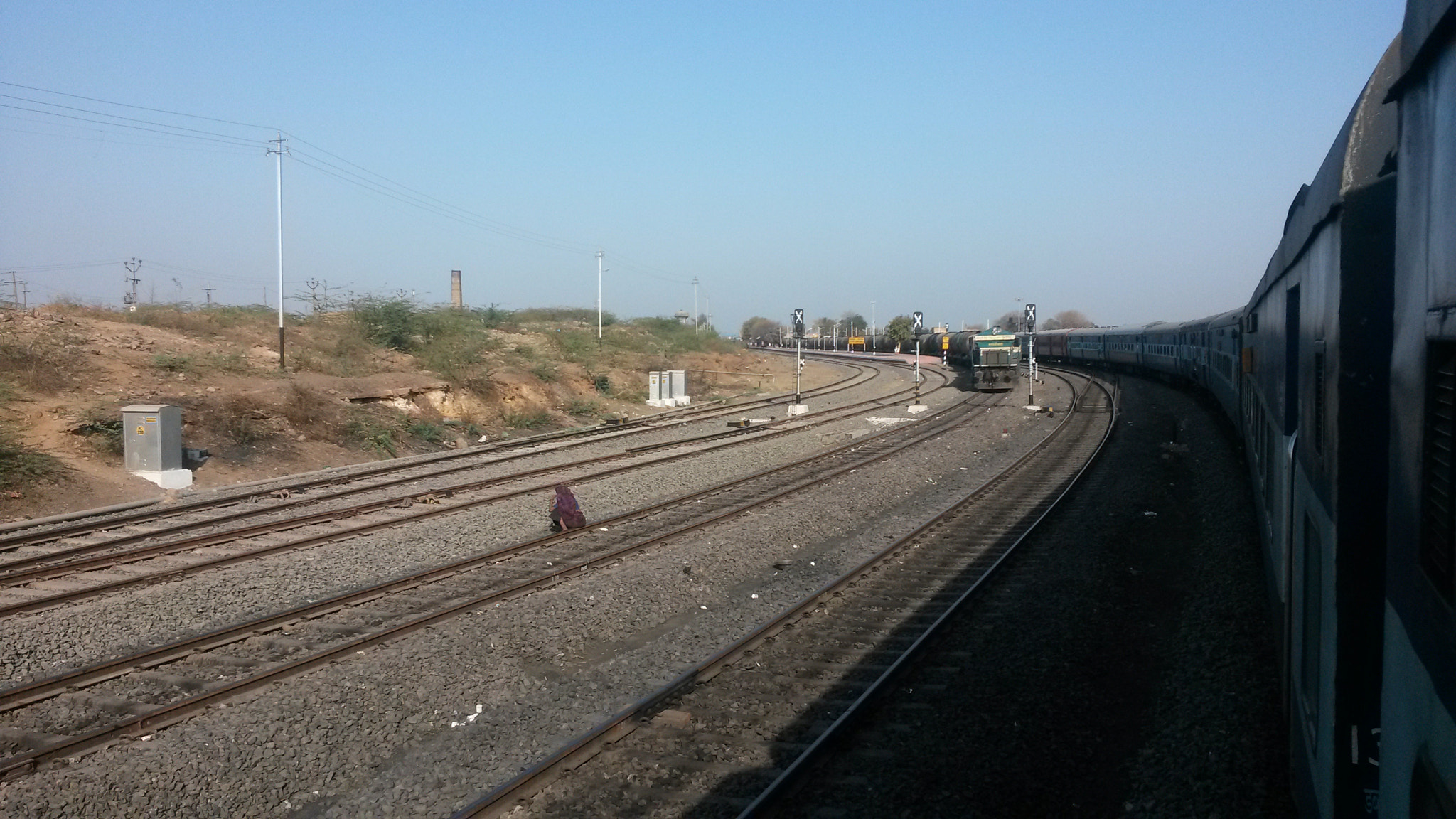 Samsung Galaxy Mega 6.3 sample photo. From the runnnnning train photography