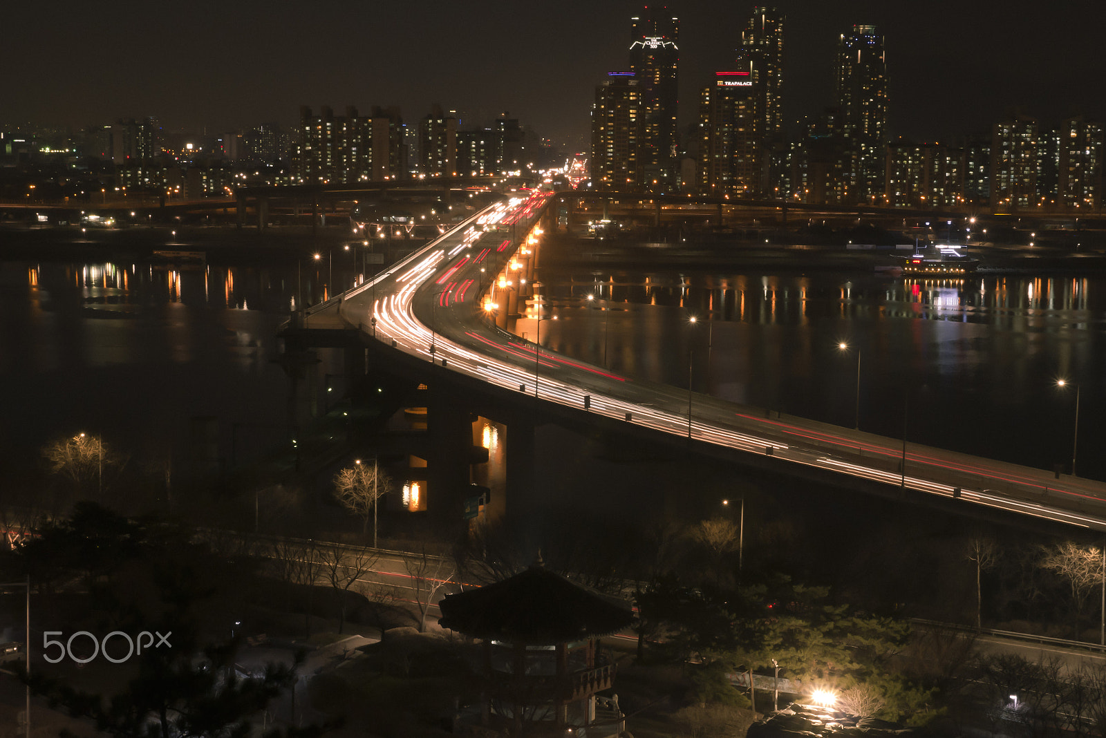 Panasonic Lumix DMC-G7 sample photo. Night line photography