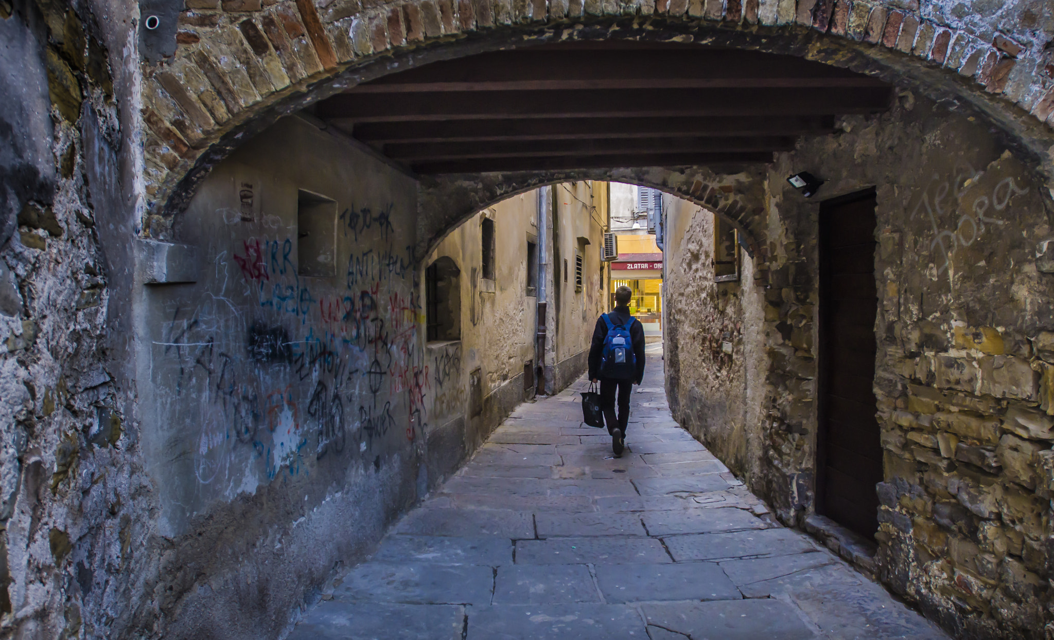Nikon AF-S Nikkor 17-35mm F2.8D ED-IF sample photo. Alleys of koper photography