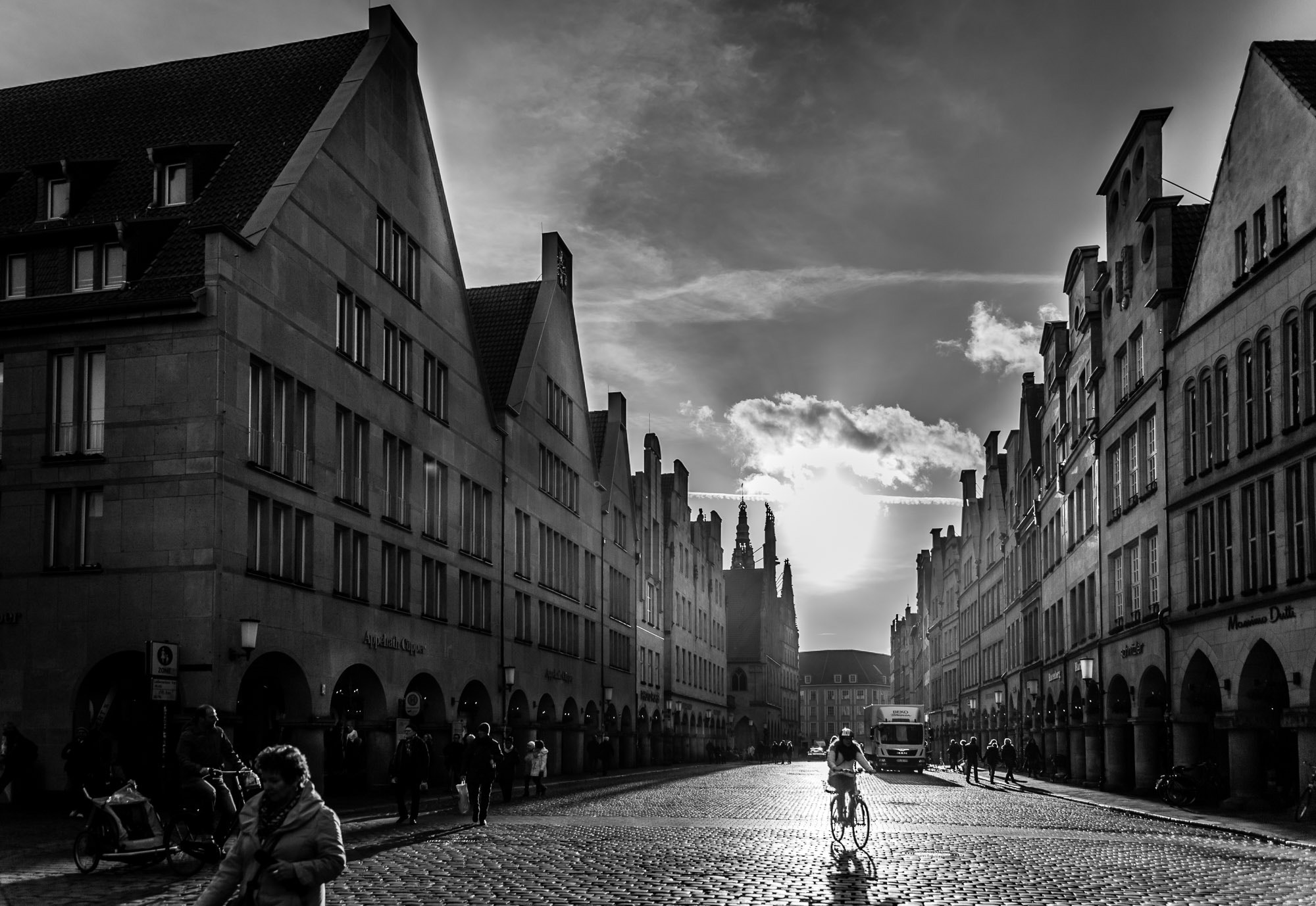 Canon EOS 6D + Canon EF 500mm F4L IS USM sample photo. Sun down at prinzipalmarkt photography