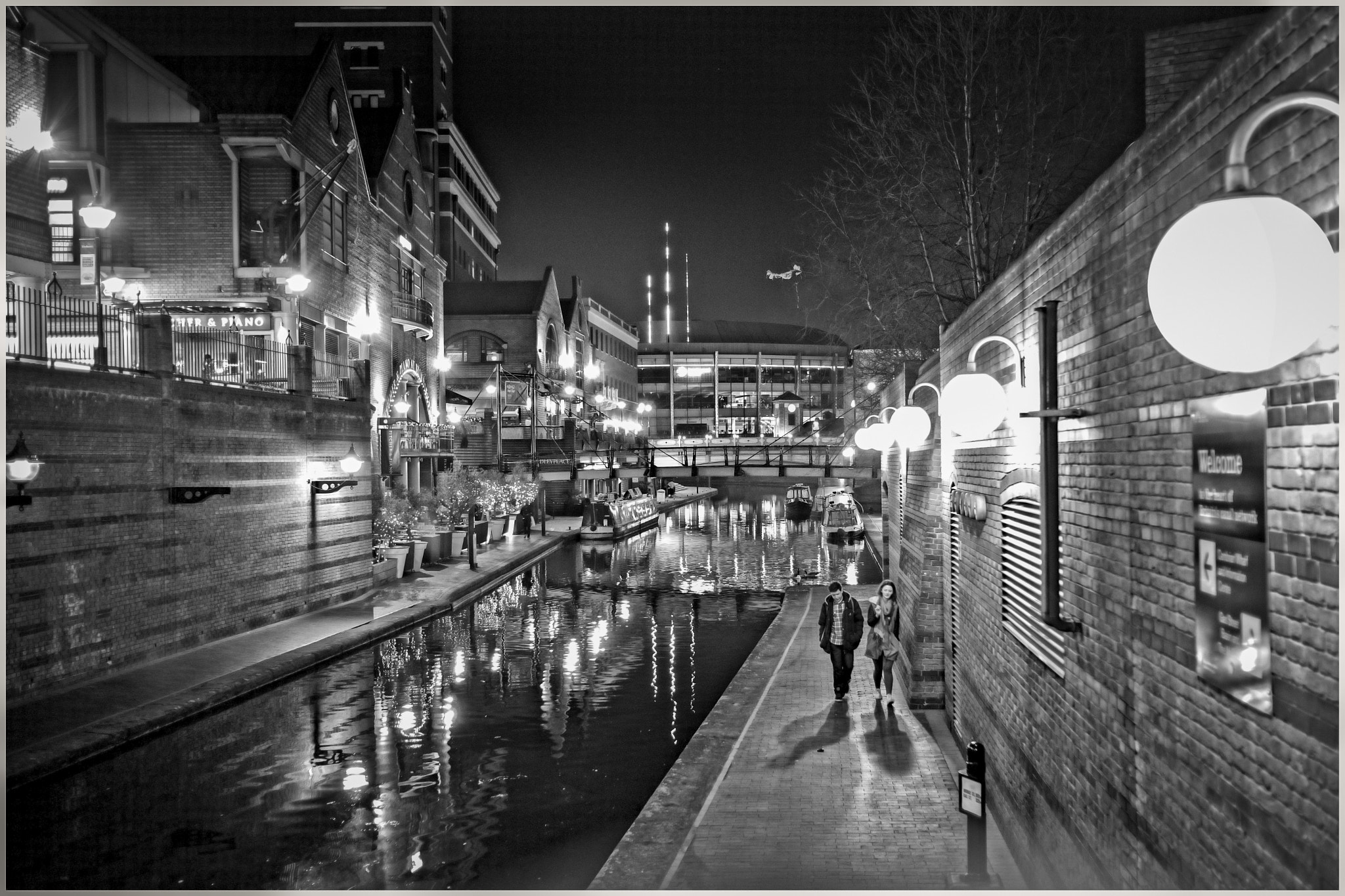 Summicron-M 1:2/35 ASPH. sample photo. Flirting by the river... photography