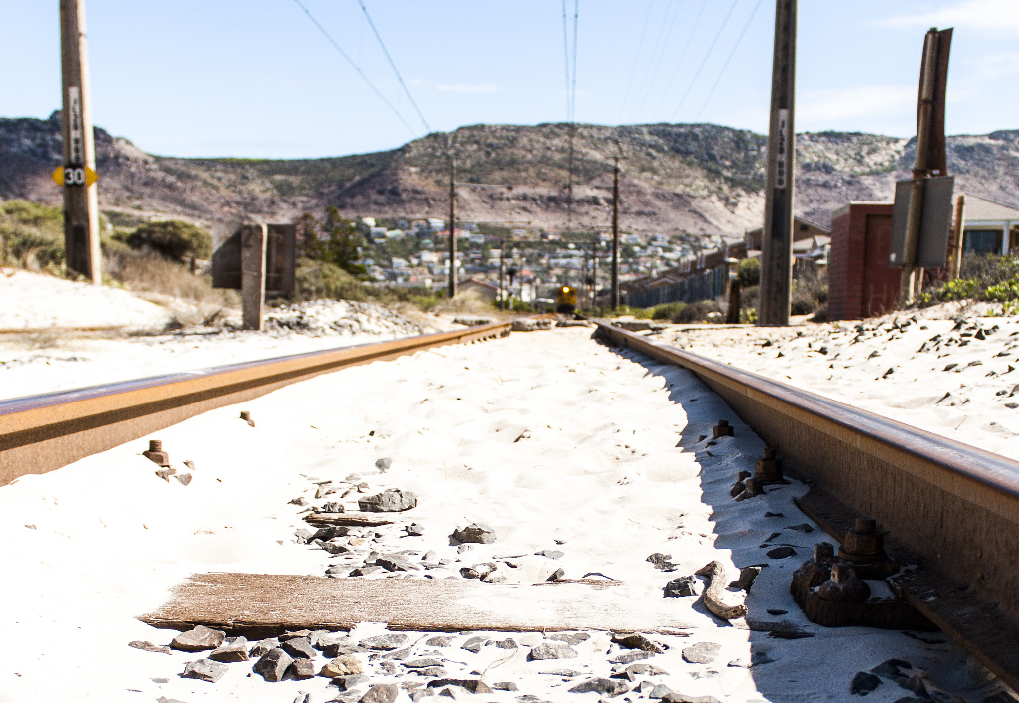 Canon EF-S 18-55mm F3.5-5.6 III sample photo. Train tracks photography