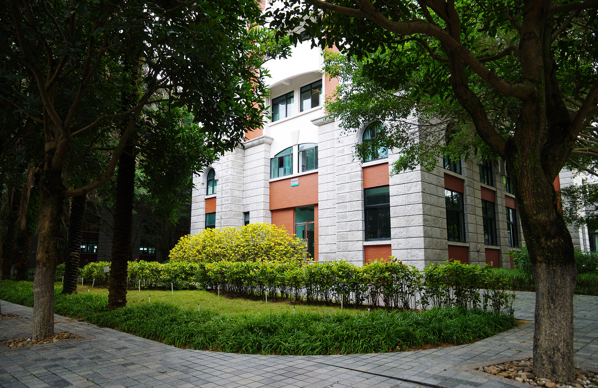 Pentax K-01 sample photo. A place on campus photography