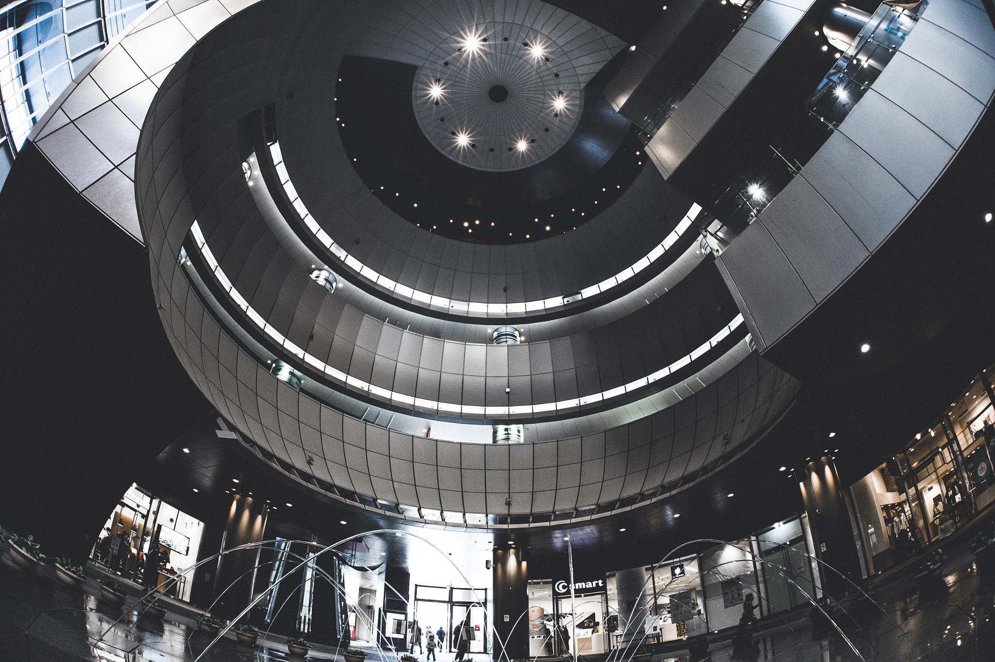 Nikon Df + Sigma 15mm F2.8 EX DG Diagonal Fisheye sample photo. Metaal city photography