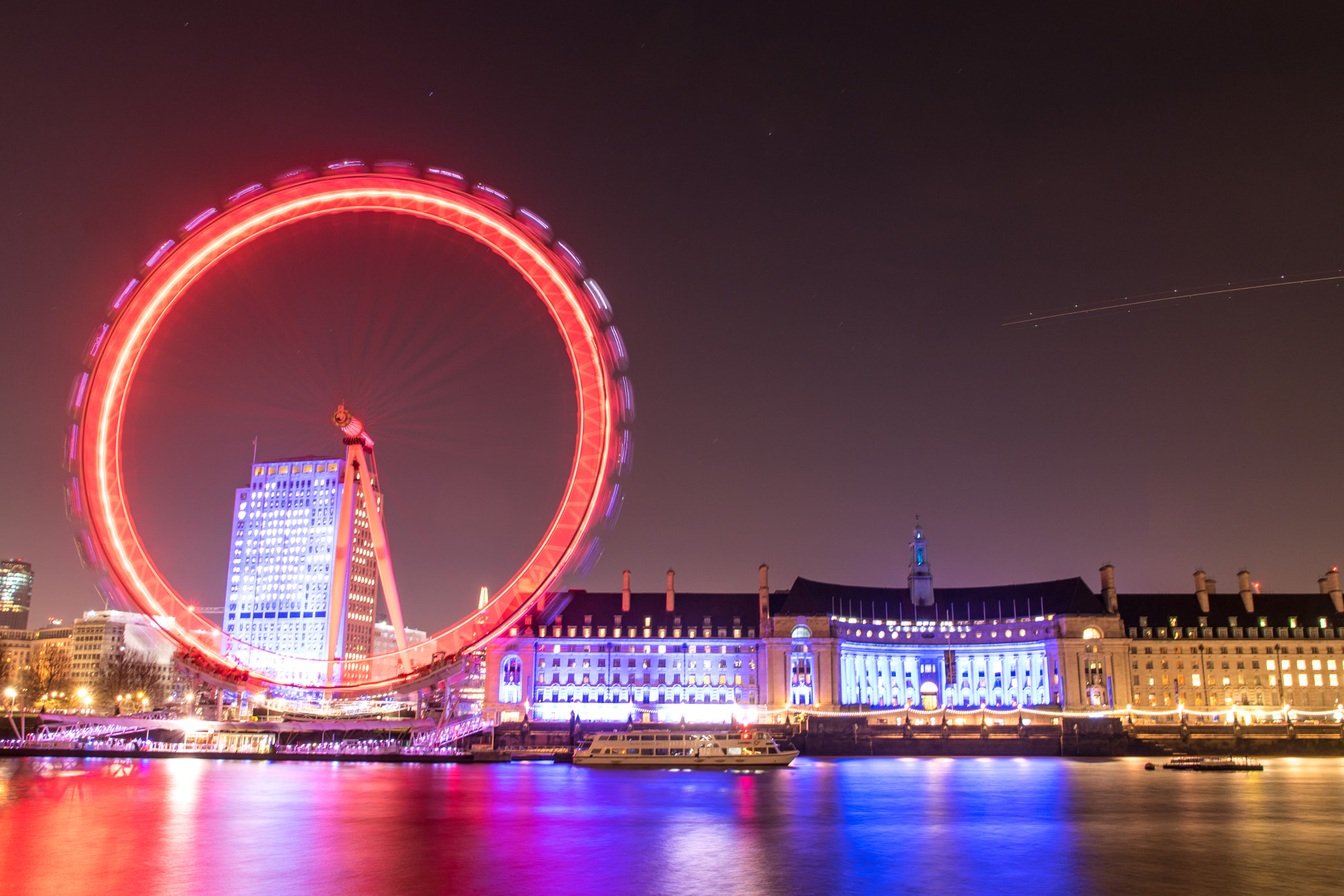 Nikon D3300 + Sigma 17-70mm F2.8-4 DC Macro OS HSM | C sample photo. London eye at night photography