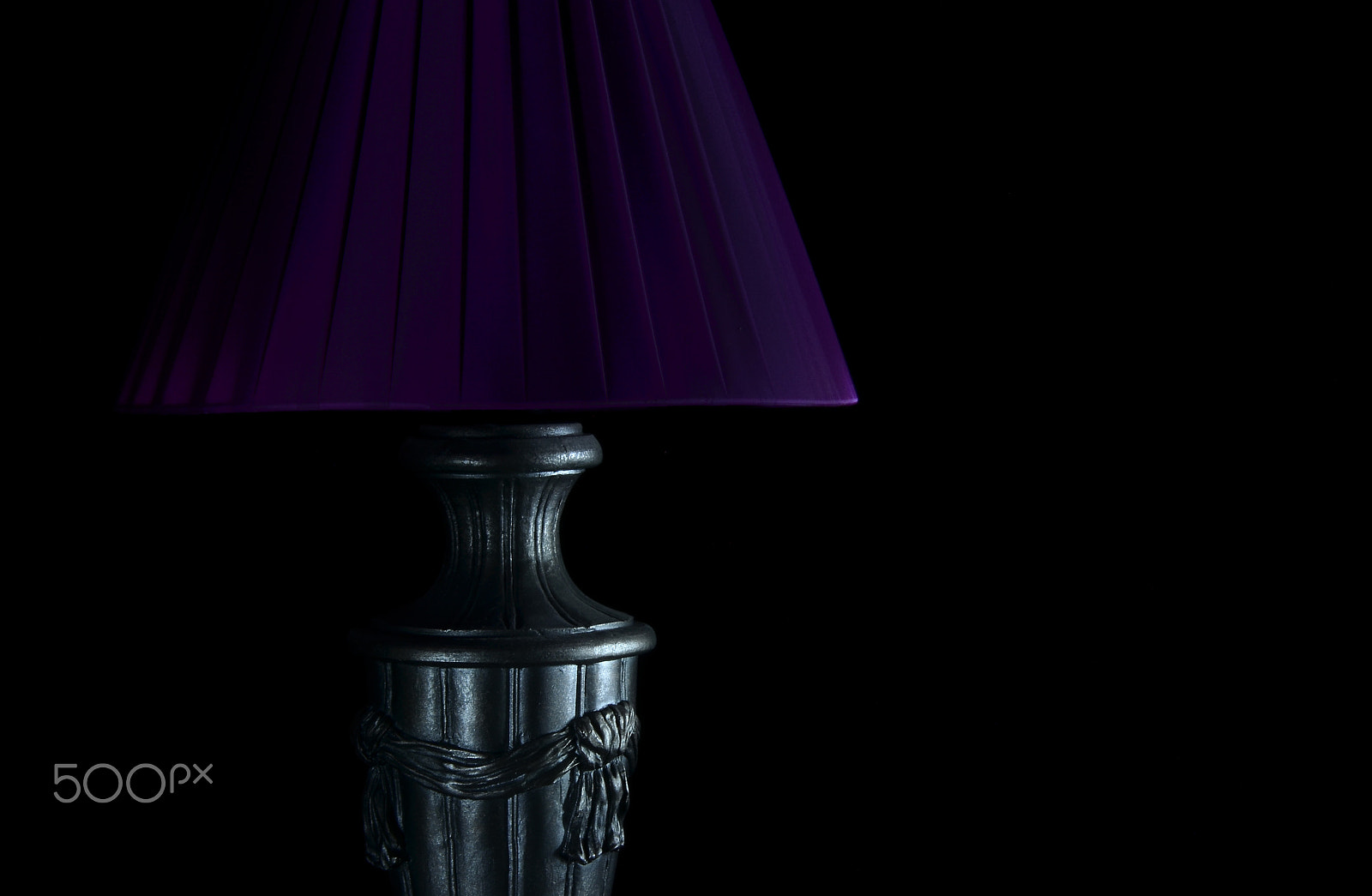 AF Zoom-Nikkor 35-80mm f/4-5.6D sample photo. Table lamp photography
