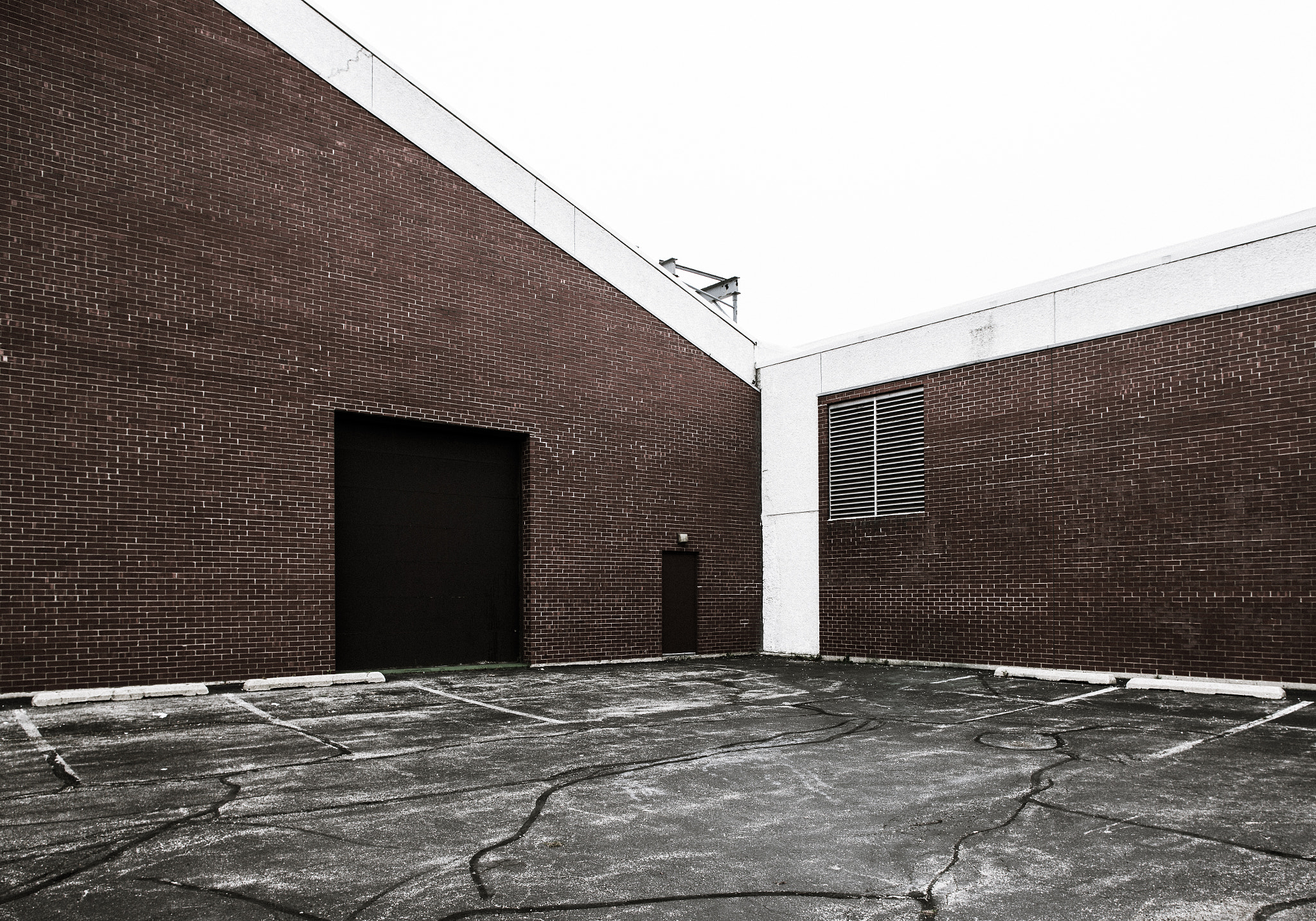Canon TS-E 24mm f/3.5L sample photo. In a corner photography