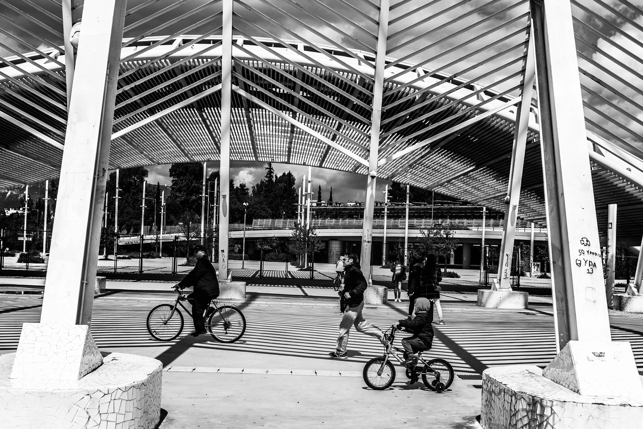 Nikon D5500 + Nikon AF-S Nikkor 24-85mm F3.5-4.5G ED VR sample photo. The day they ride with bicycles photography