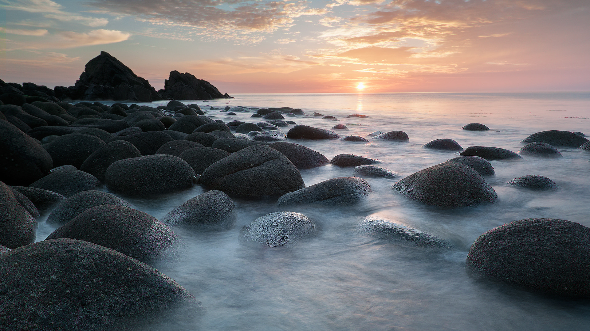 Nikon AF-S Nikkor 17-35mm F2.8D ED-IF sample photo. The bloody foreland photography