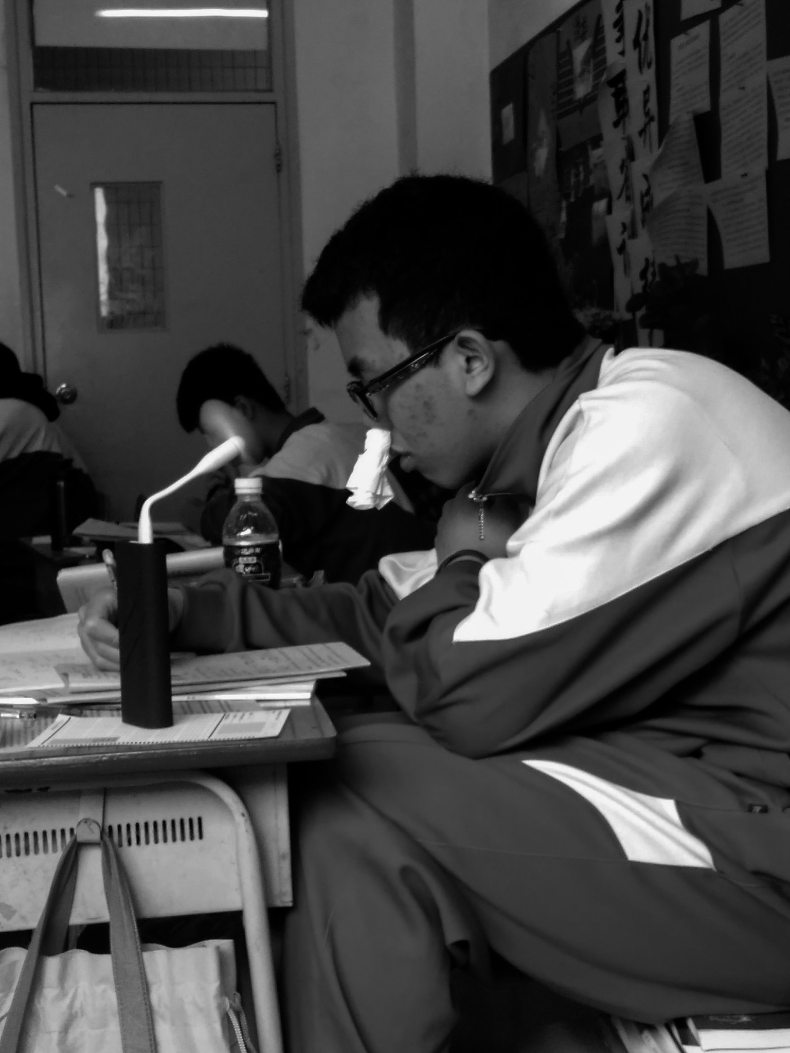 Xiaomi HM 2LTE-CMCC sample photo. Studying student photography