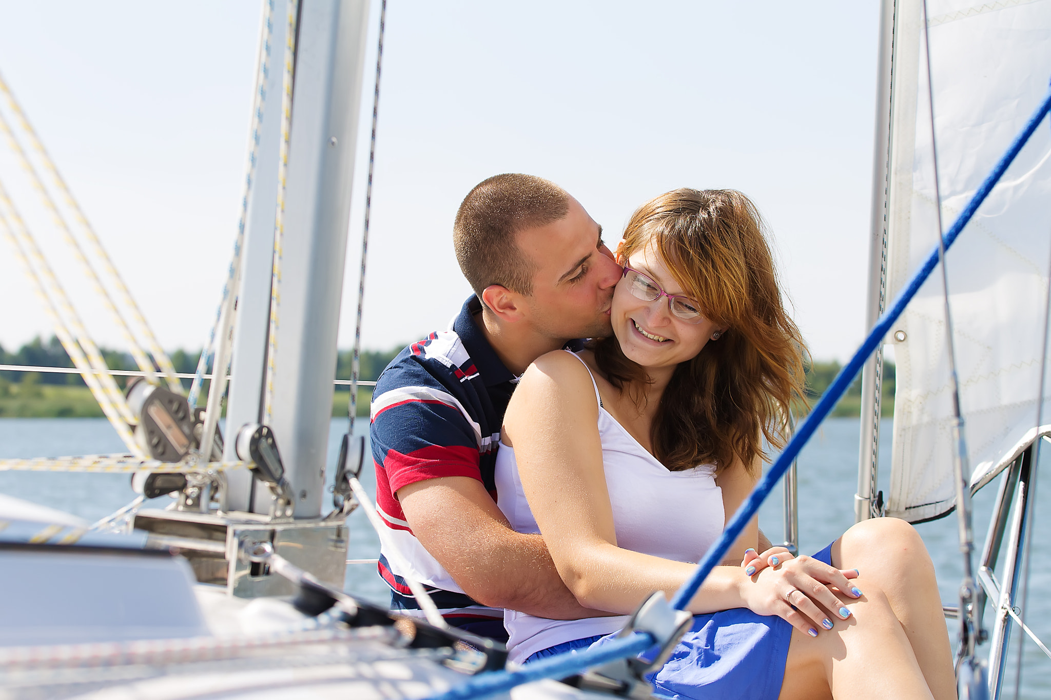 Canon EOS 1100D (EOS Rebel T3 / EOS Kiss X50) + Canon EF 70-200mm F4L USM sample photo. Sailboat engagement photography