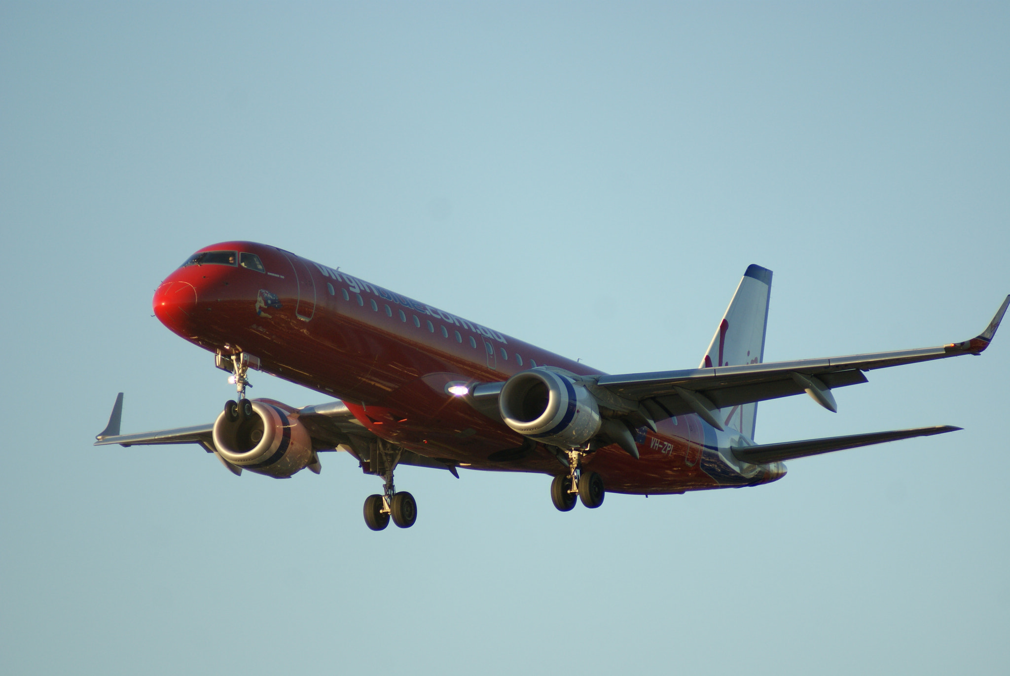Sony Alpha DSLR-A300 sample photo. Plane landing photography