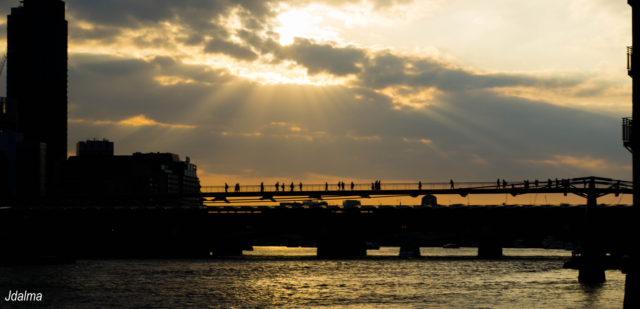 Sony a6000 + Sony 50mm F1.4 sample photo. As sun goes down photography