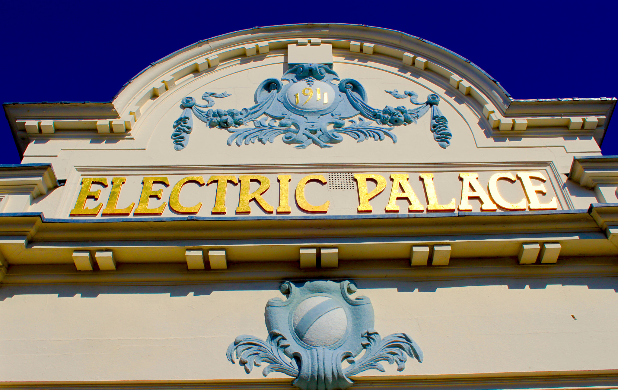 Canon EF-S 18-55mm F3.5-5.6 sample photo. Electric palace cinema, harwich photography