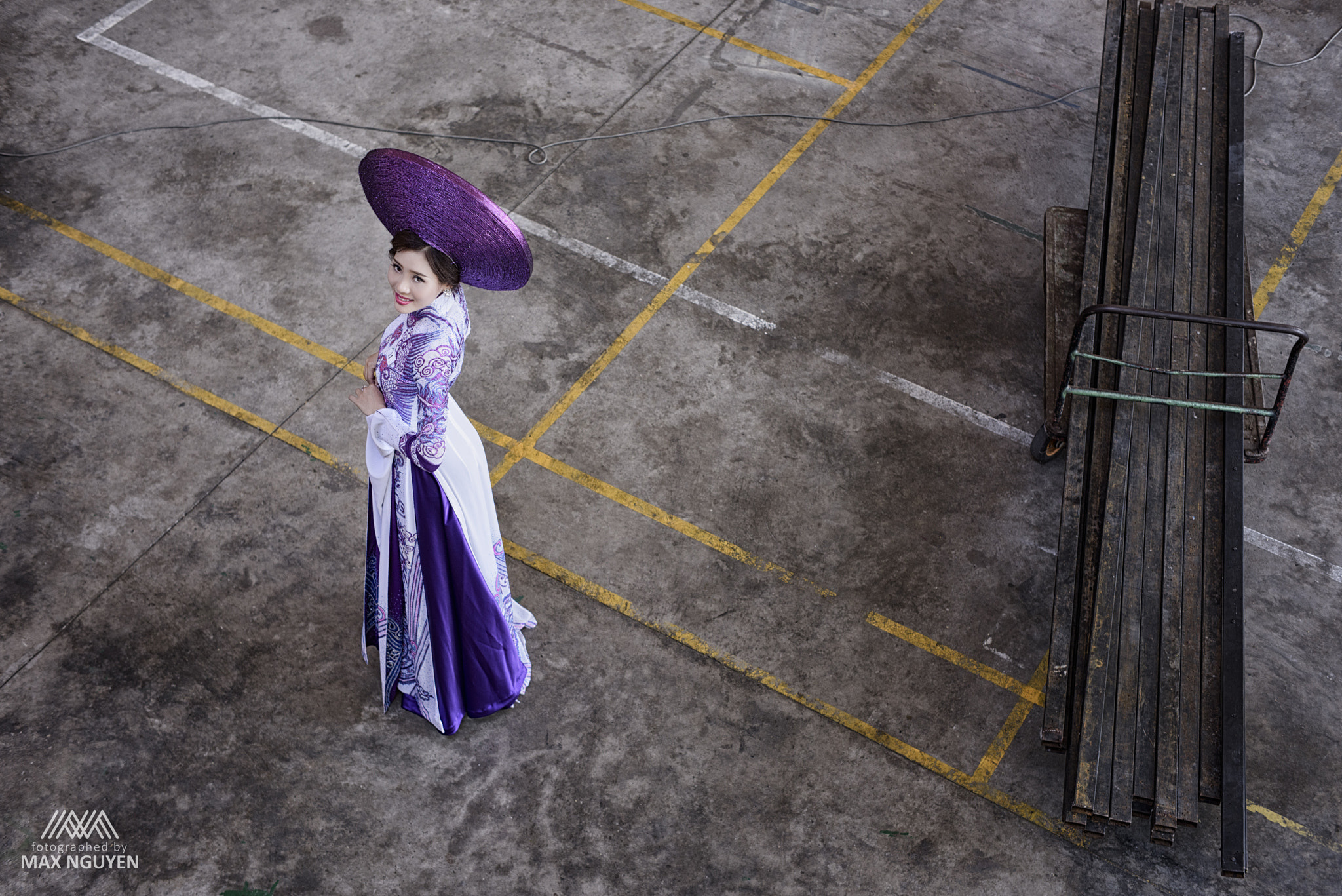 Nikon D810 + ZEISS Milvus 50mm F1.4 sample photo. Ao dai photography