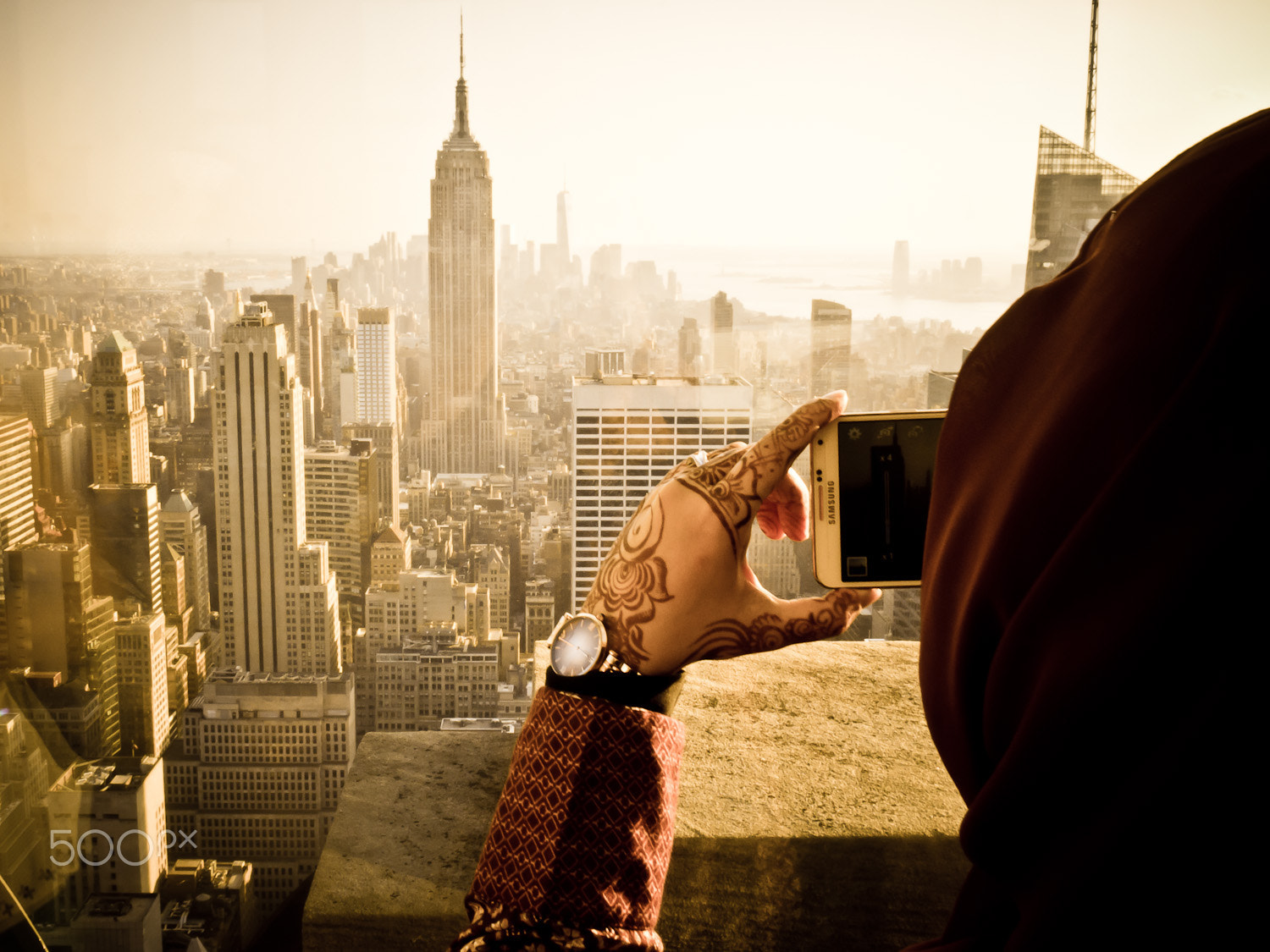Olympus OM-D E-M10 + Olympus M.Zuiko Digital 17mm F1.8 sample photo. Top of the rock, new york photography