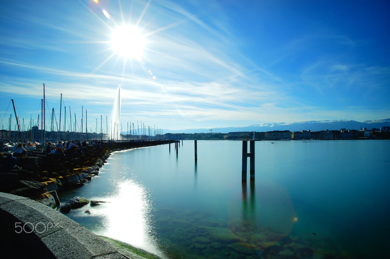 Sony a7 + Sigma 20mm F1.8 EX DG Aspherical RF sample photo. Saturday walk around the lake - geneva photography