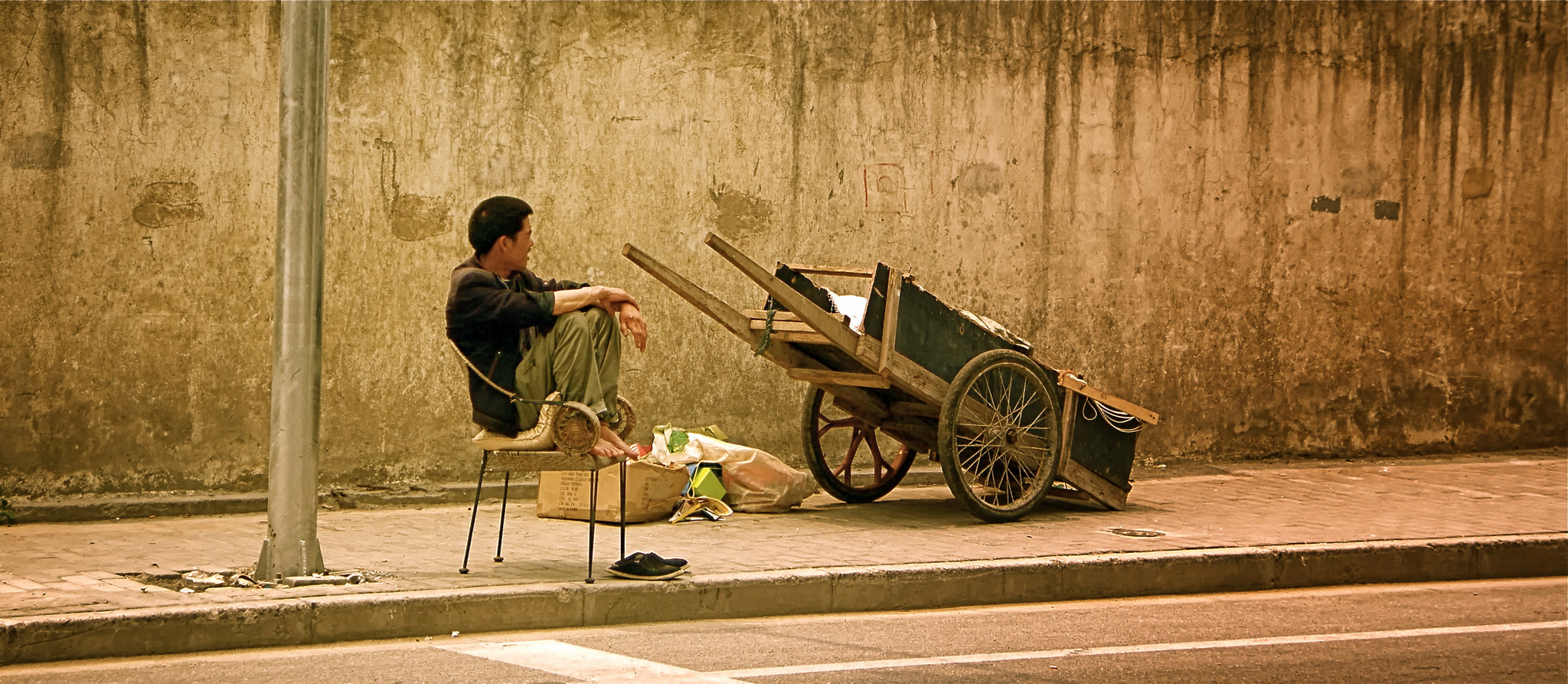 Olympus u1040,S1040 sample photo. A man and his cart photography