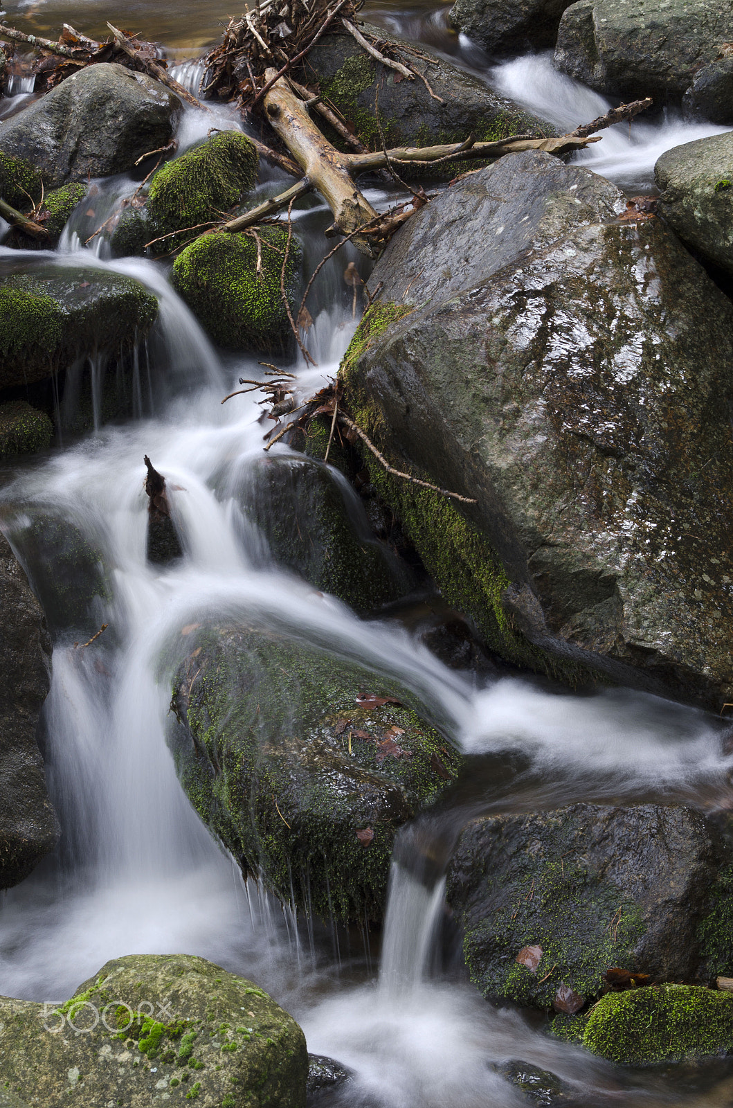 AF Zoom-Nikkor 28-80mm f/3.3-5.6G sample photo. Waterfall photography