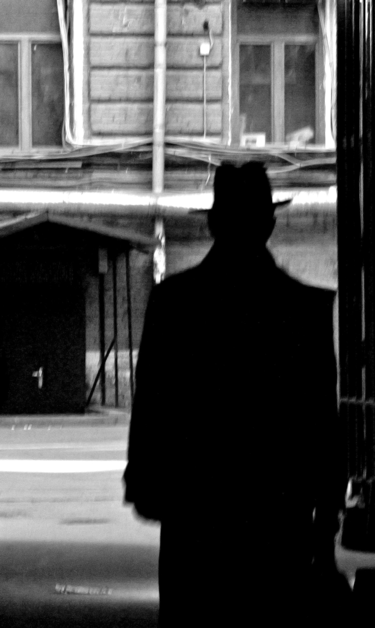 Olympus Zuiko Digital ED 70-300mm F4.0-5.6 sample photo. Mysterious man photography