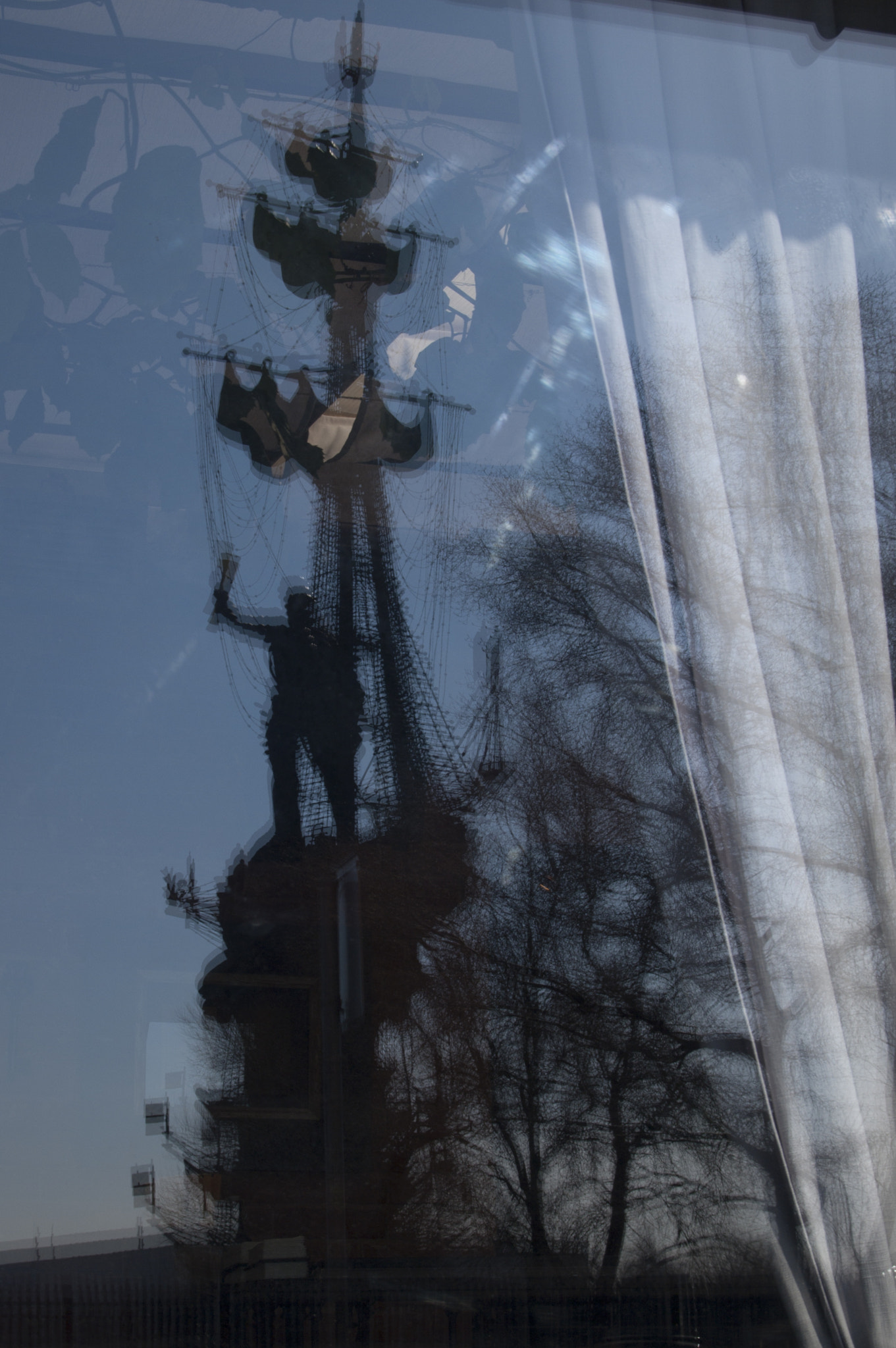Olympus E-520 (EVOLT E-520) + SIGMA 18-50mm F2.8 DC sample photo. Spring reflections photography