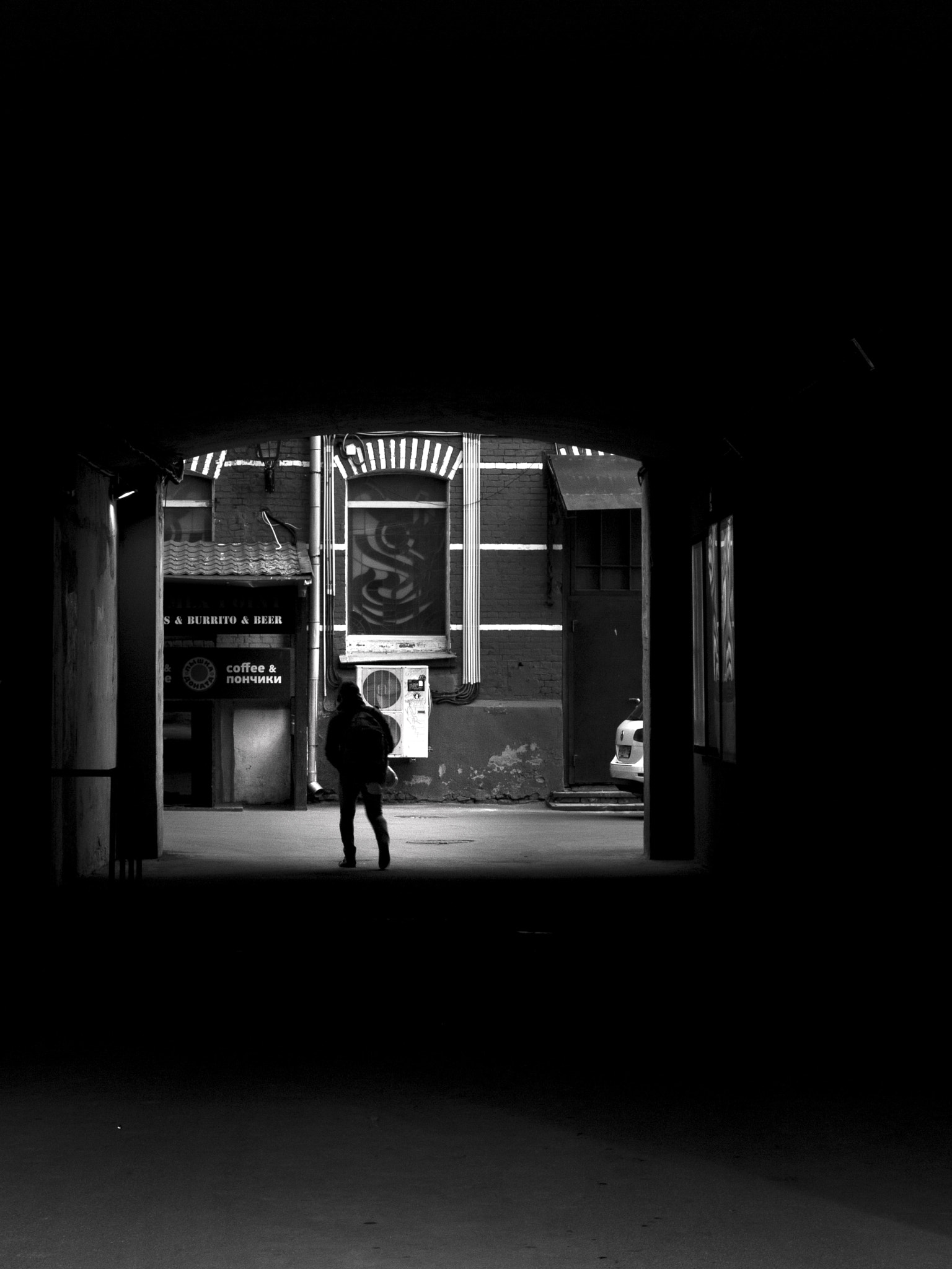 Olympus E-520 (EVOLT E-520) + SIGMA 18-50mm F2.8 DC sample photo. Backstreet moscow photography