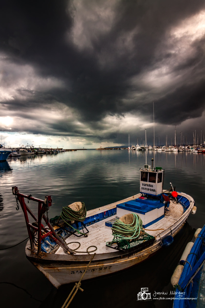 Tokina AT-X Pro 12-24mm F4 (IF) DX sample photo. Barco amarrado photography