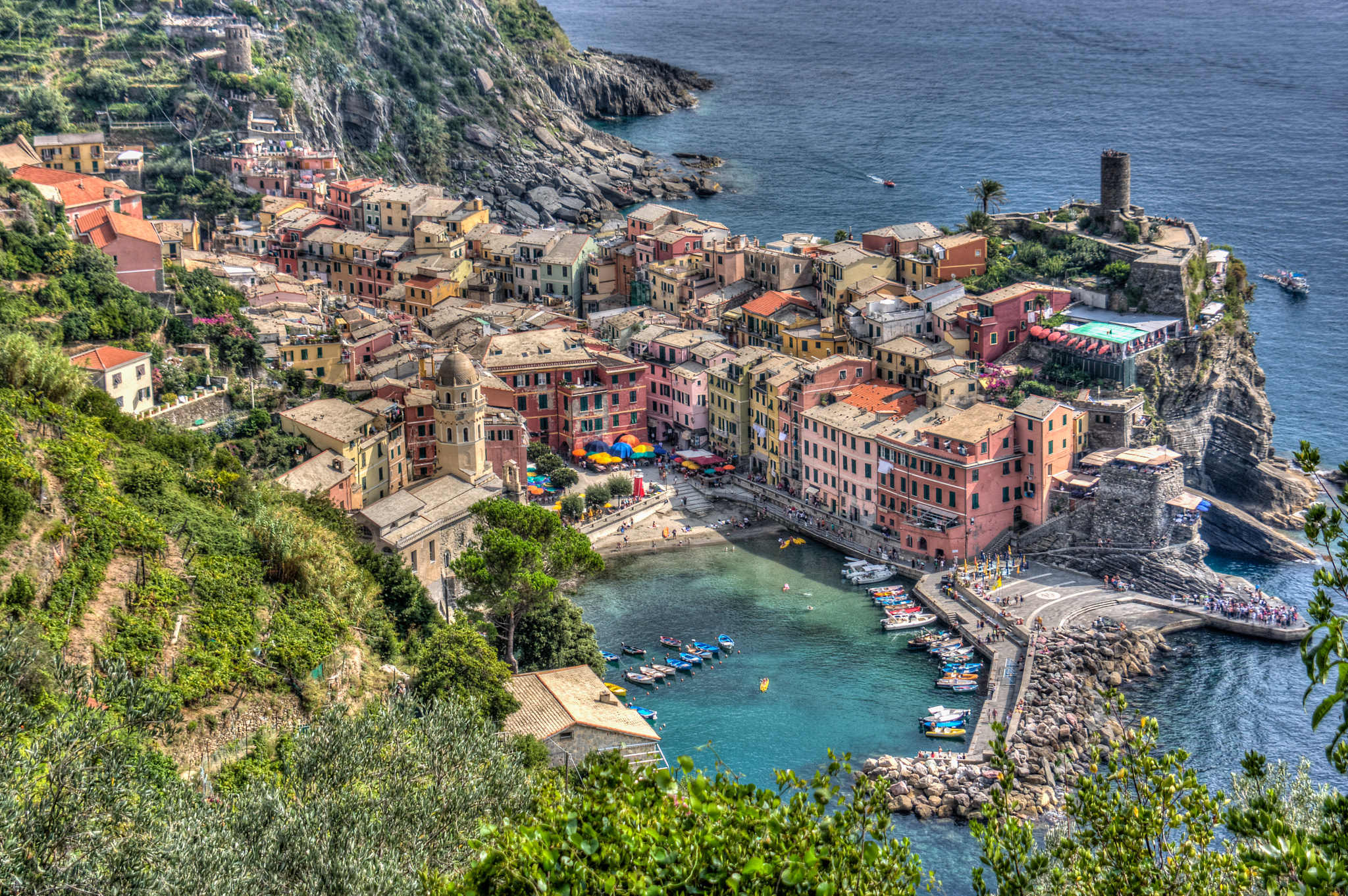 Canon EOS 40D + Tamron AF 28-300mm F3.5-6.3 XR Di VC LD Aspherical (IF) Macro sample photo. Vernazza photography