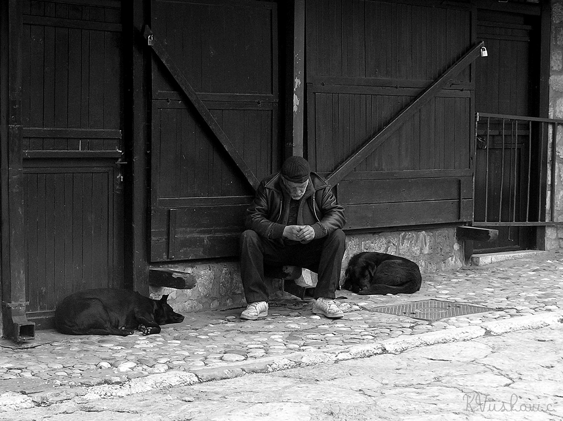 Olympus C765UZ sample photo. Sarajevo street moment photography