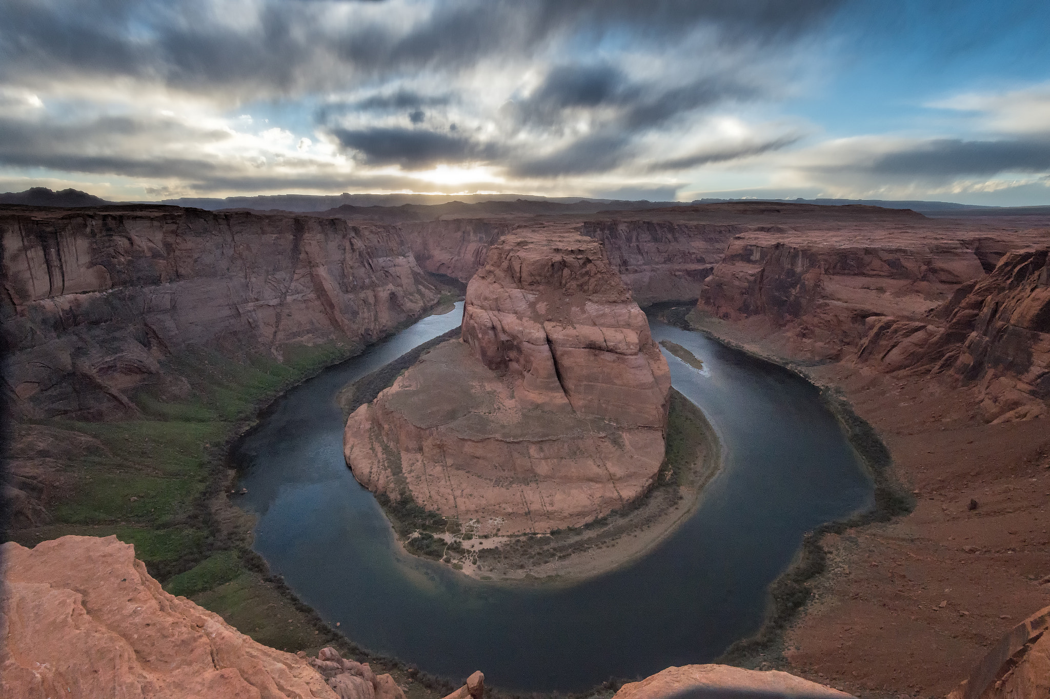 Nikon D4 + Nikon AF-S Nikkor 16-35mm F4G ED VR sample photo. Horseshoe bend sunset photography