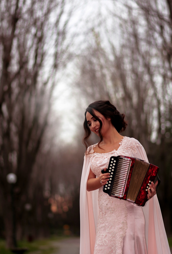 the-sound-of-nature-by-alessandro-di-cicco-500px-violin-girl