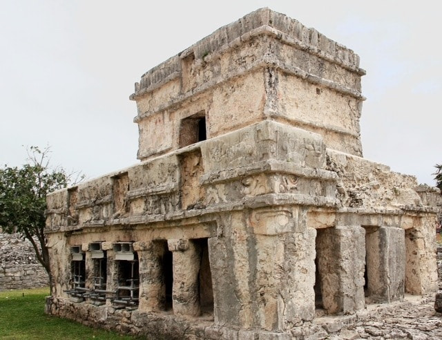Canon EF-S 18-200mm F3.5-5.6 IS sample photo. Ruins of a mayan temple in tulum, mexico photography