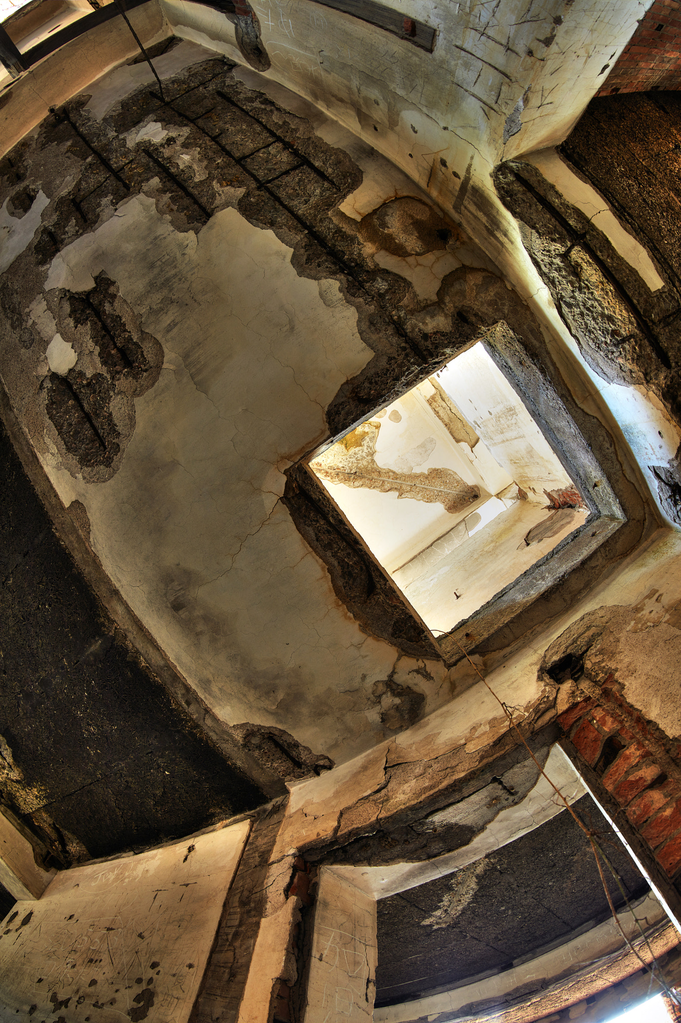 Canon EF 8-15mm F4L Fisheye USM sample photo. A scar photography
