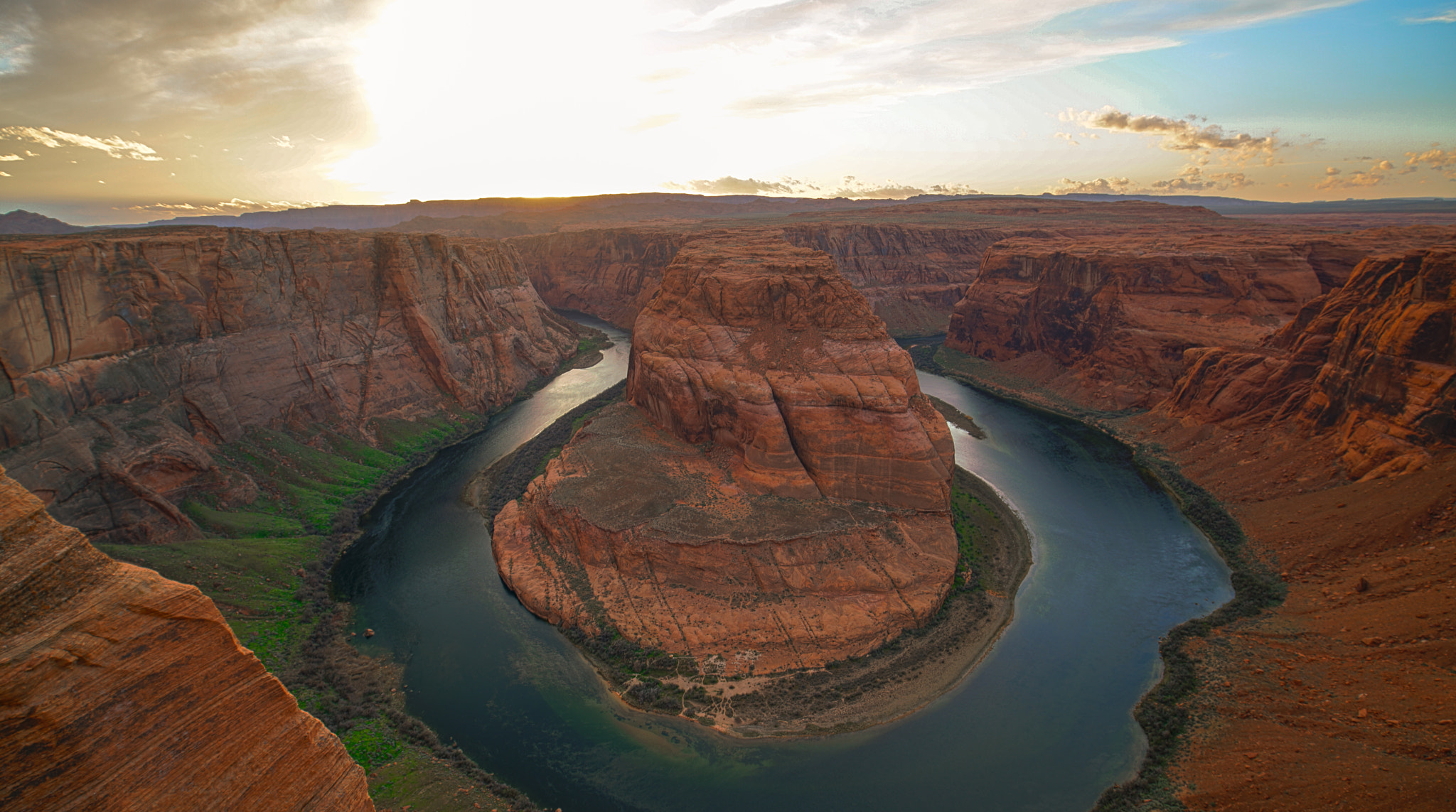 16-35mm F4 OSS sample photo. Horseshoe sunset photography
