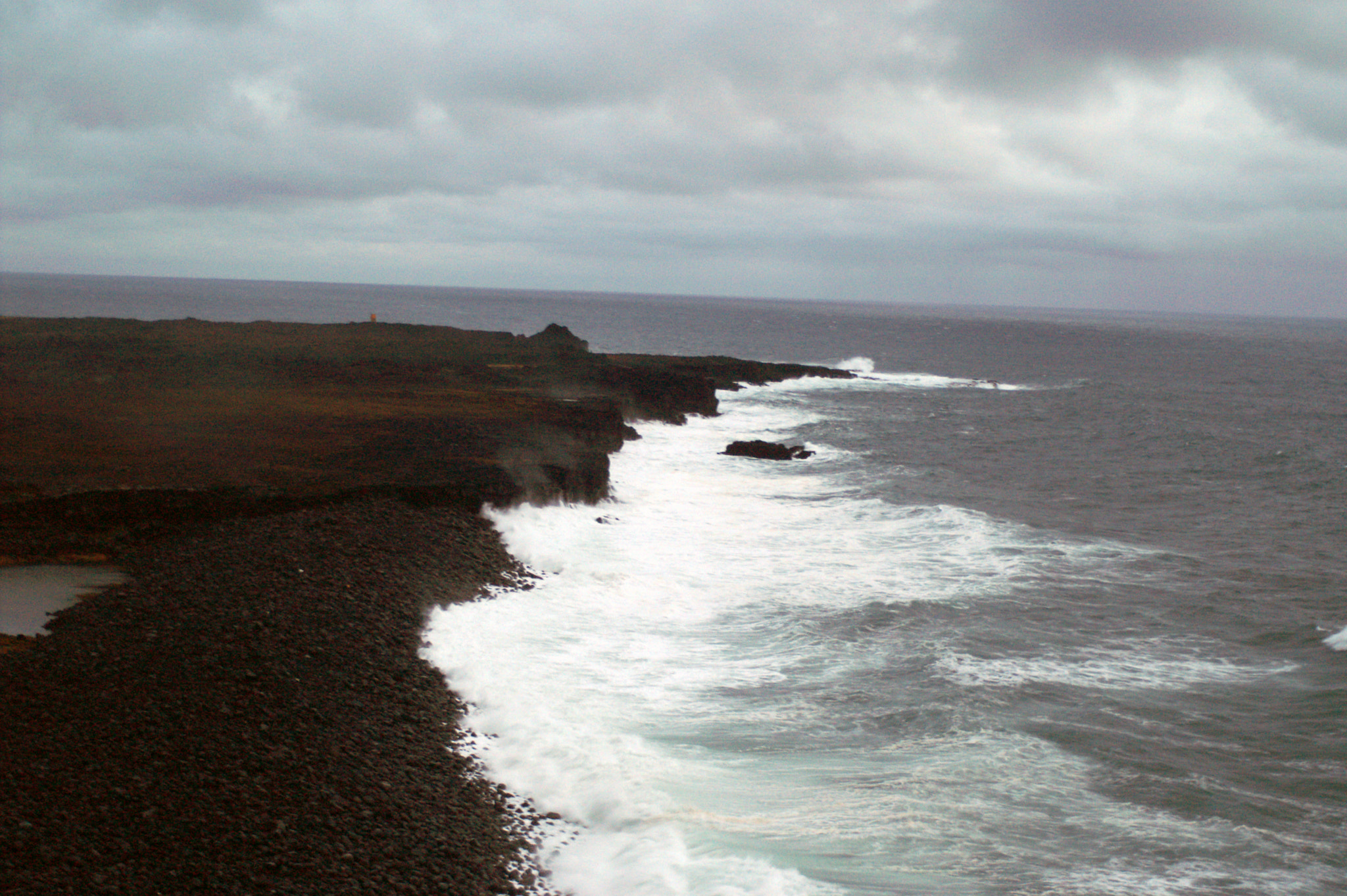 KONICA MINOLTA MAXXUM 5D sample photo. The rocky beach at reykjanes photography