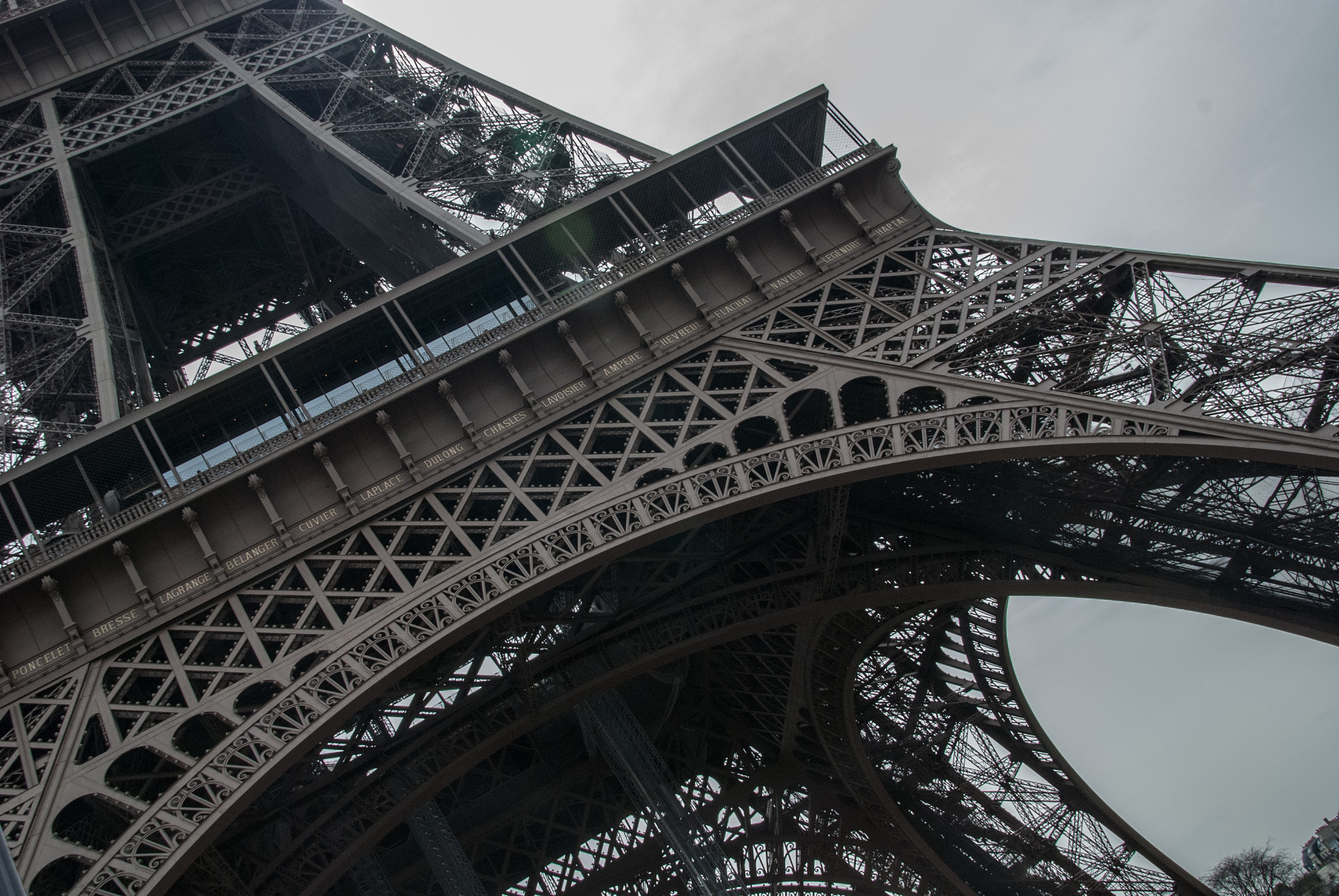 Sigma 18-200mm F3.5-6.3 DC OS HSM sample photo. Eiffel tower photography