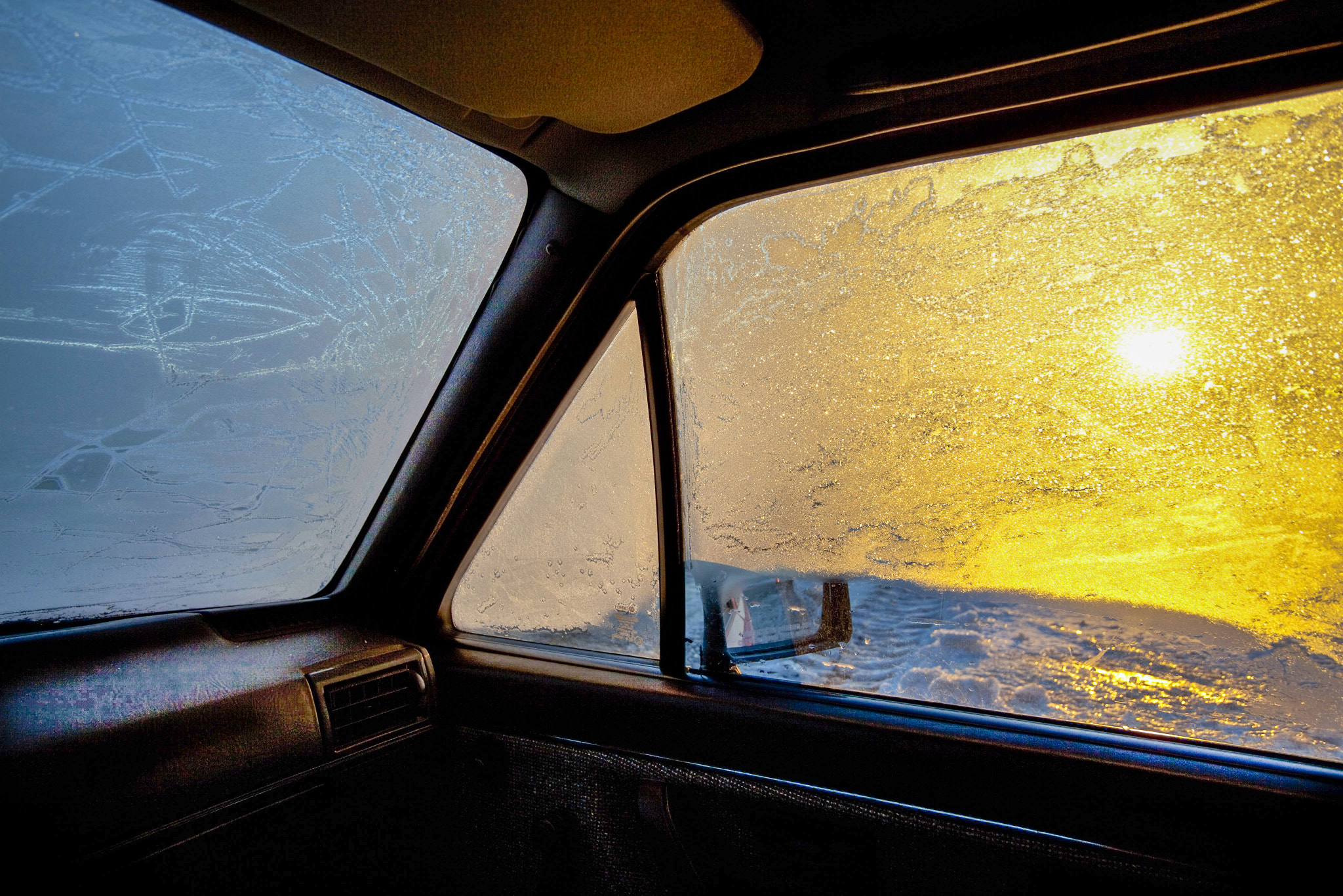 Sigma 15-30mm f/3.5-4.5 EX DG Aspherical sample photo. Frosty sunrise photography